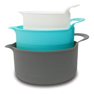 4 piece nesting plastic mixing bowl set with pour spouts and handles