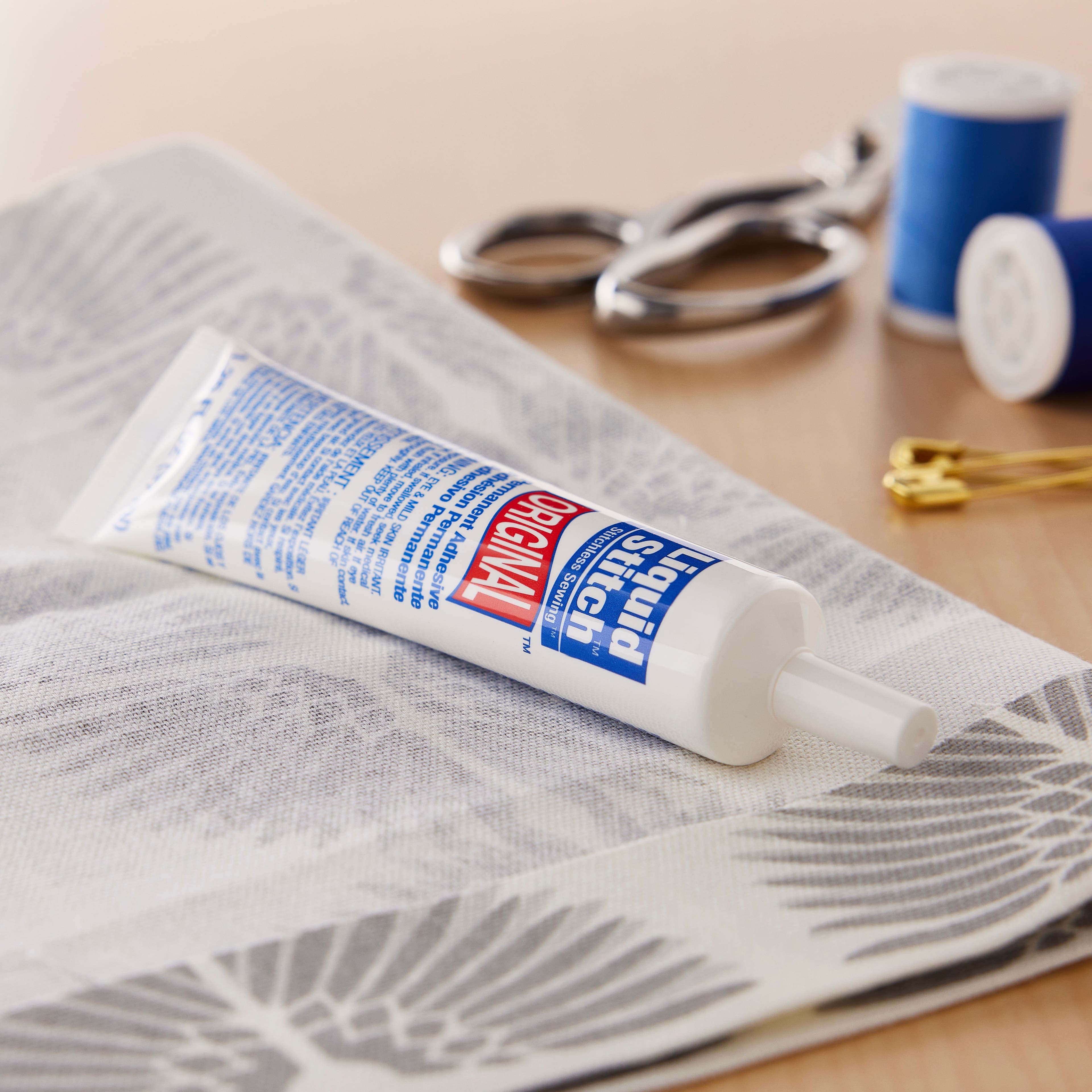 No-Sew Fabric Glue - Liquid Stitch Fabric Glue Permanent Fabric Adhesive  for Quick Mending Secure Liquid Stitch Kit