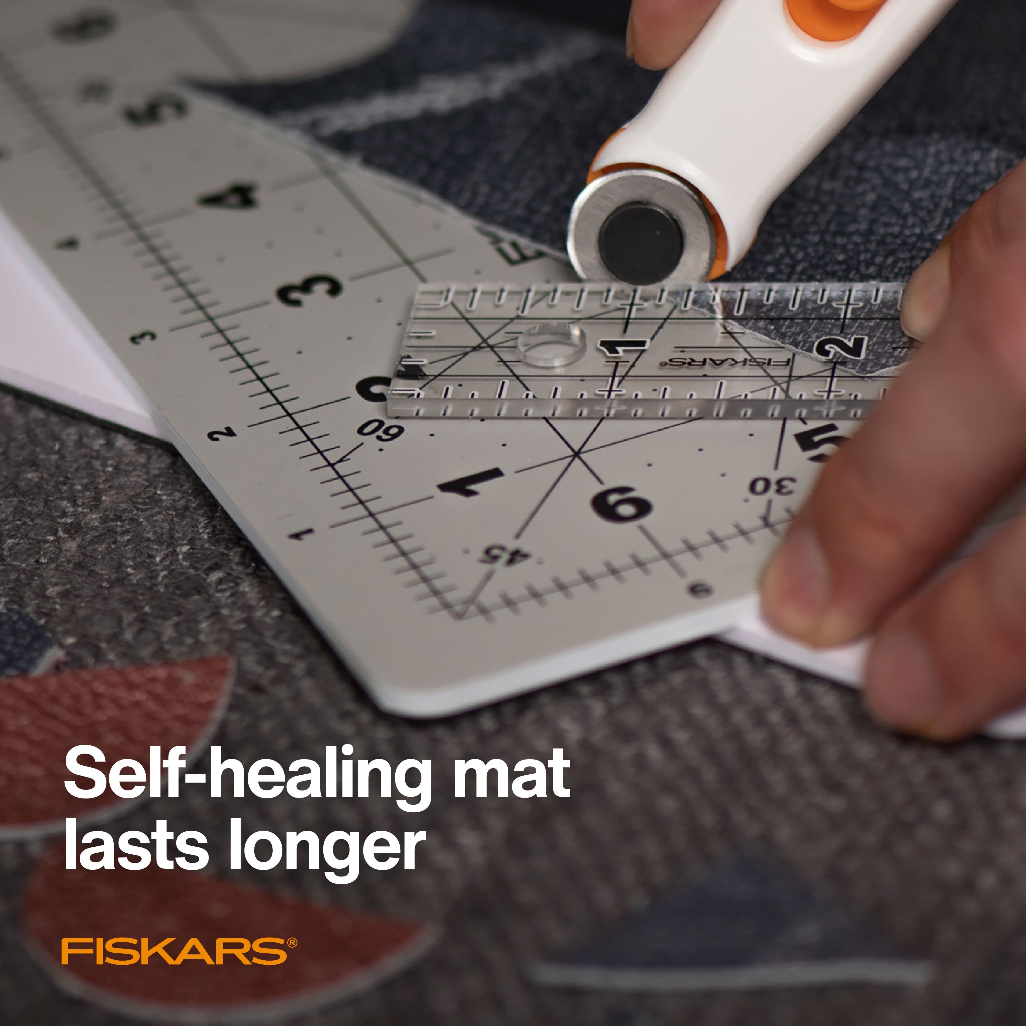 Fiskars&#xAE; Rotating Cutting Mat