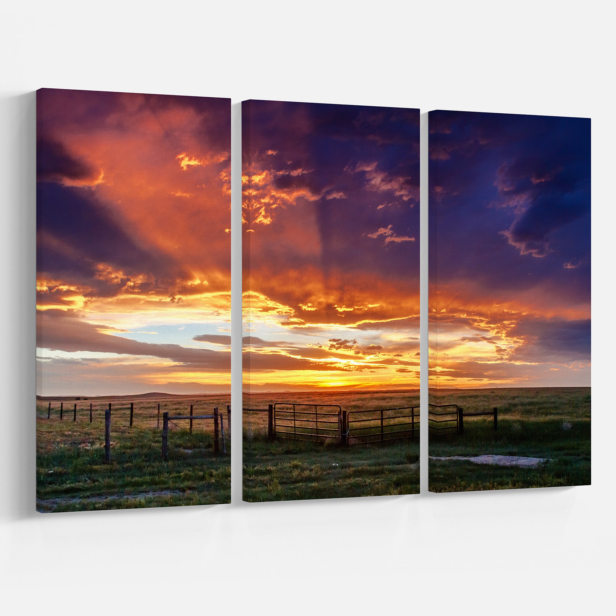 Designart - Dramatic Sunset over Prairie - Large Landscape Canvas Art