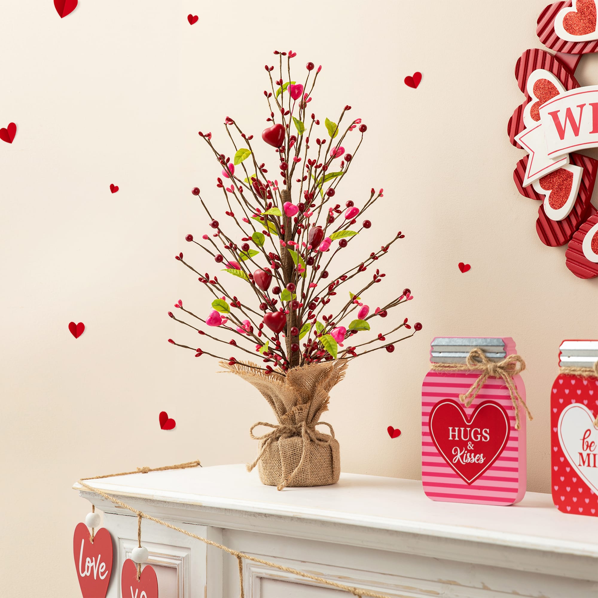 Glitzhome&#xAE; 20&#x22; Valentine&#x27;s Berry Heart Table Tree