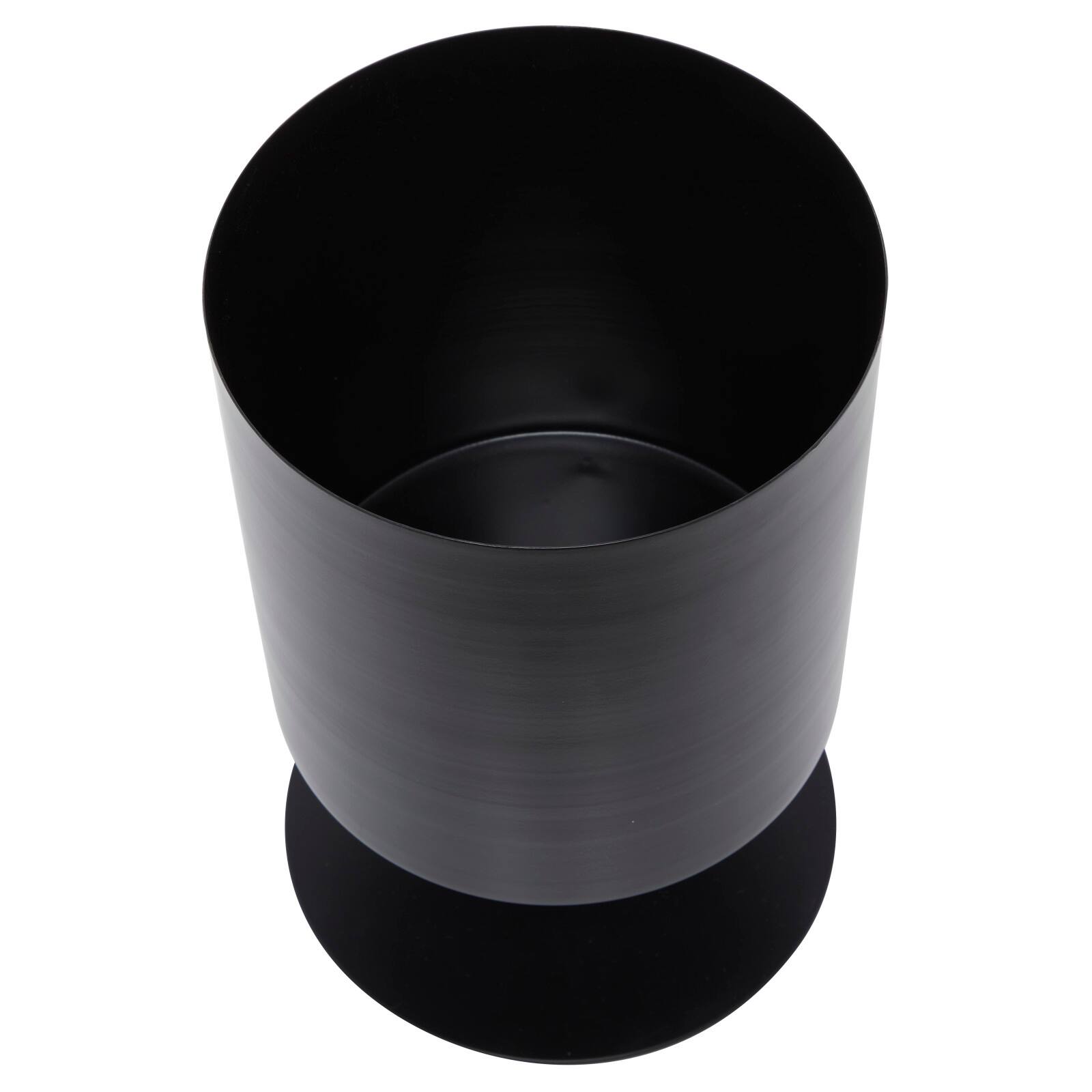 The Novogratz Black Modern Planter, Set of 3&#x22; 14&#x22;, 12&#x22;, 10&#x22;
