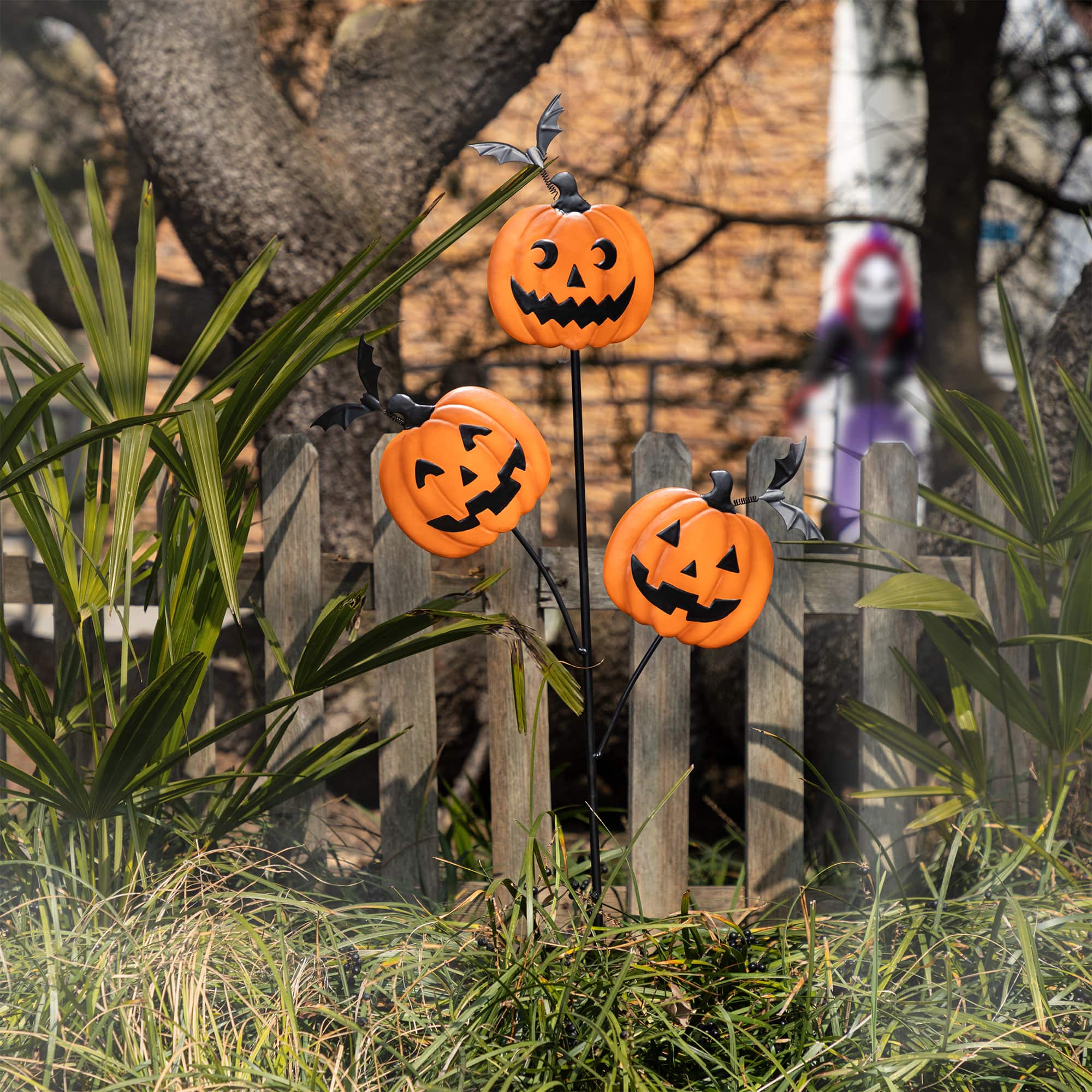 Glitzhome&#xAE; 39.5&#x22;H Halloween Metal Triple Pumpkin with Spring Bats Yard Stake