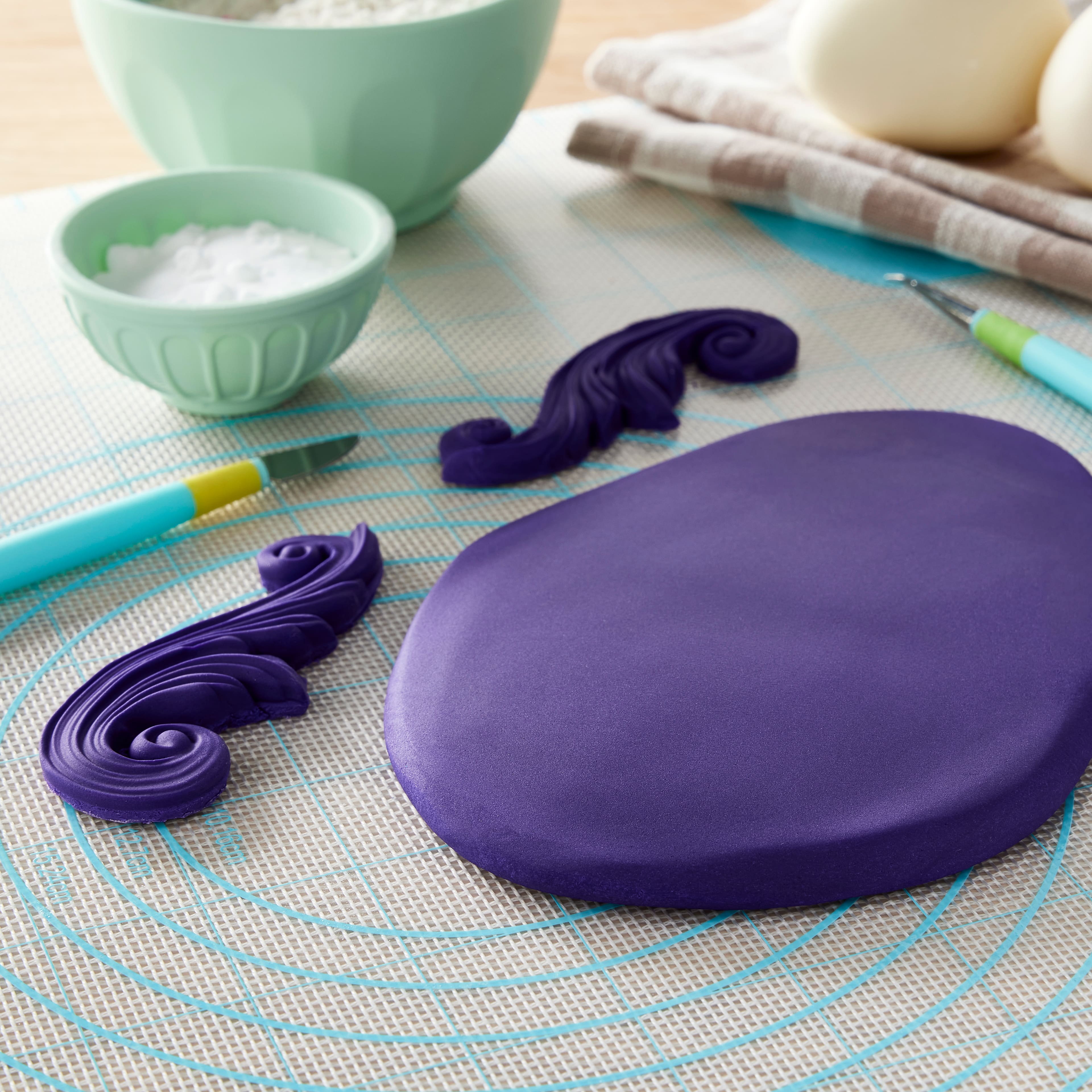 Satin Ice&#x2122; Vanilla Fondant, 2lb.