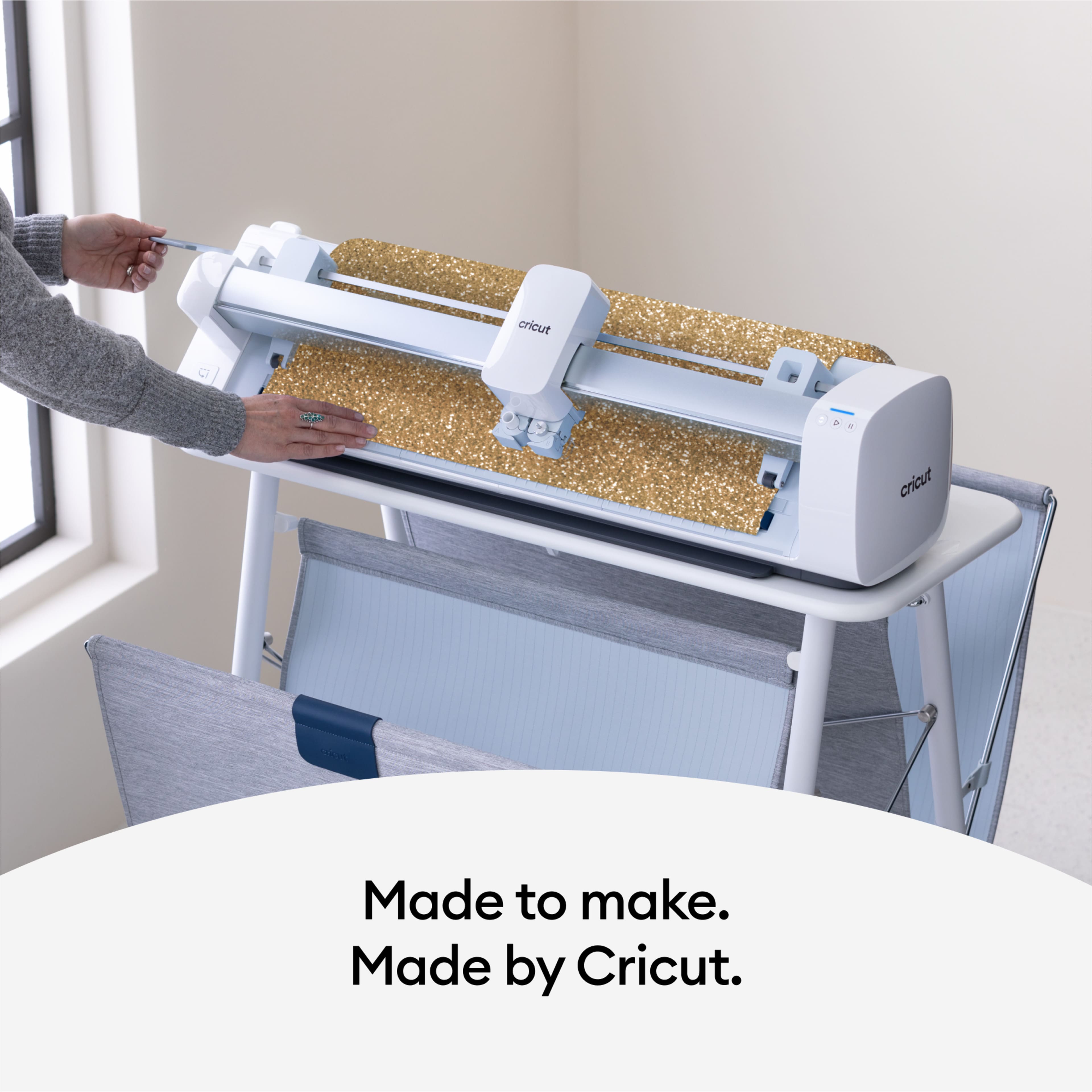 Cricut&#xAE; Smart Iron-On&#x2122; Glitter, 25&#x22; x 5ft.