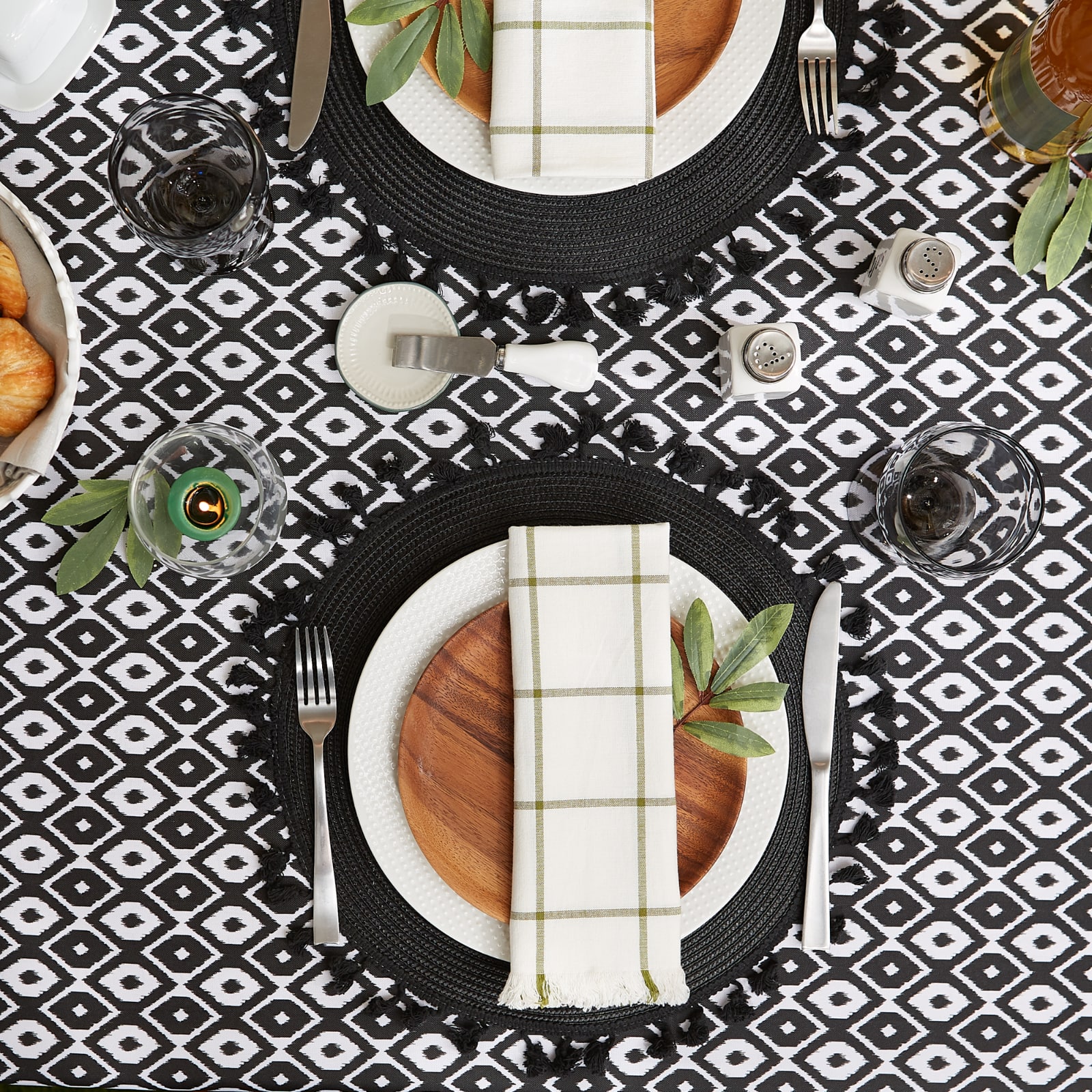 Black Ikat Outdoor Tablecloth With Zipper 60&#x22; Round