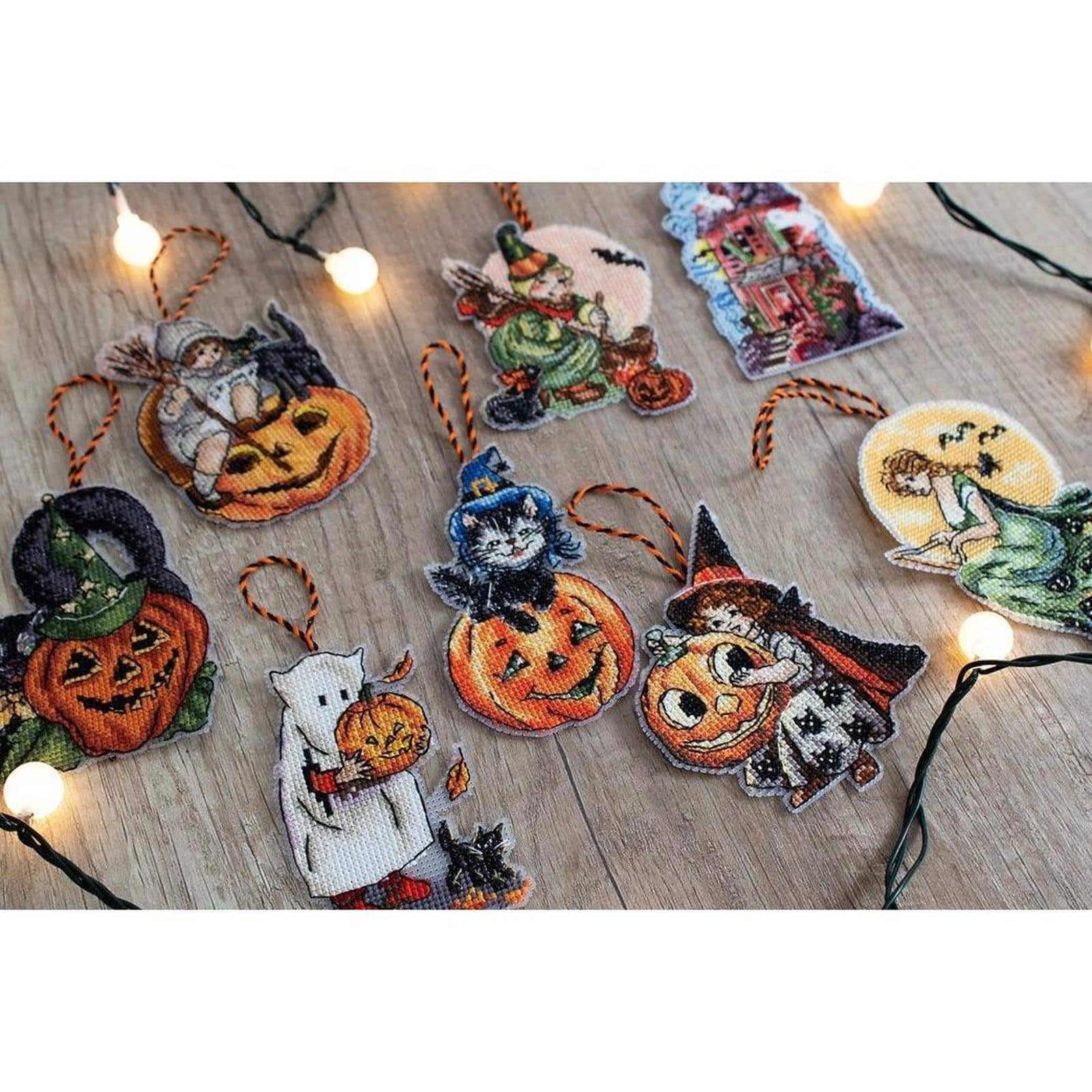 Letistitch Halloween Toys Plastic Canvas Counted Cross Stitch Kit