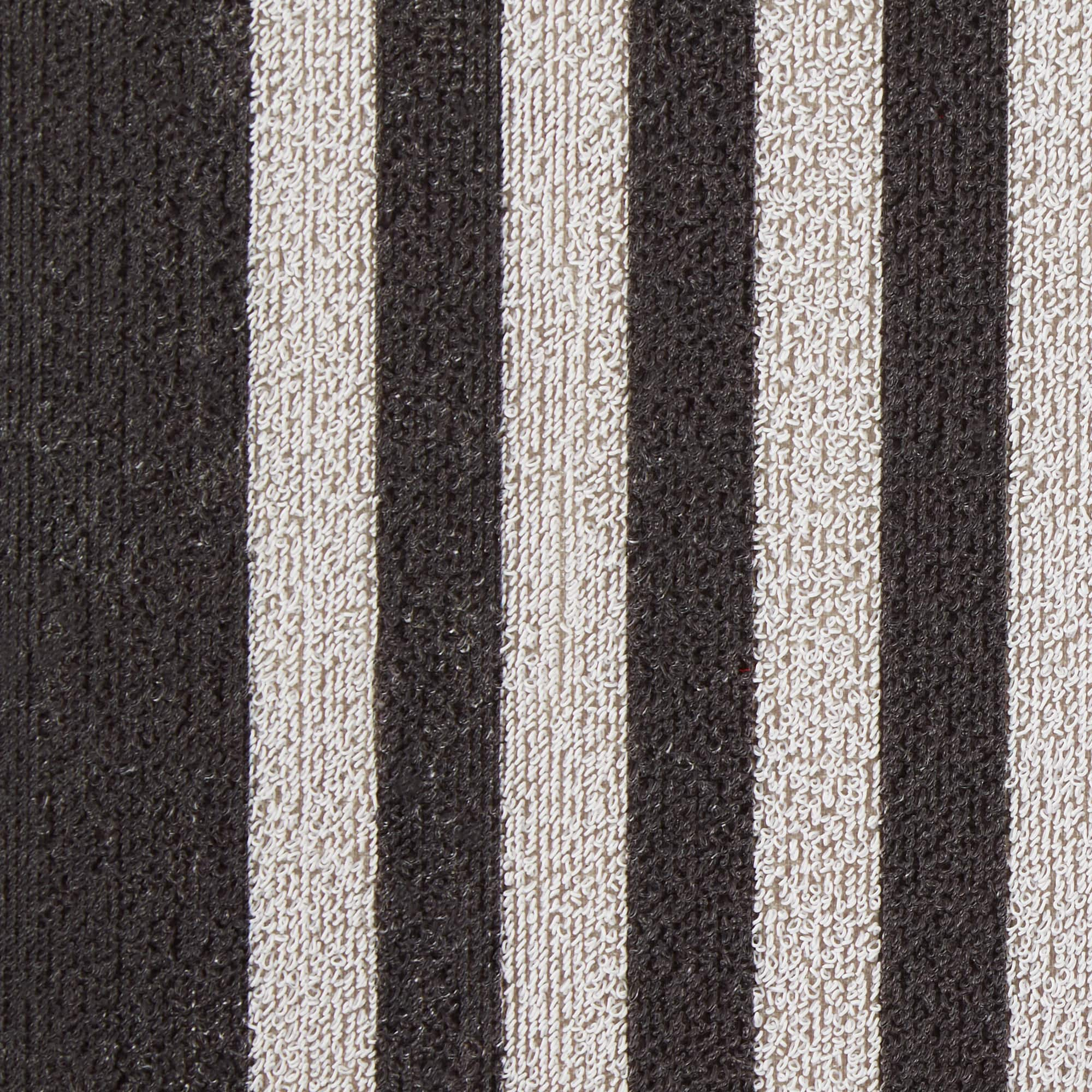 DII&#xAE; Black &#x26; White Stripe Tufted Mat