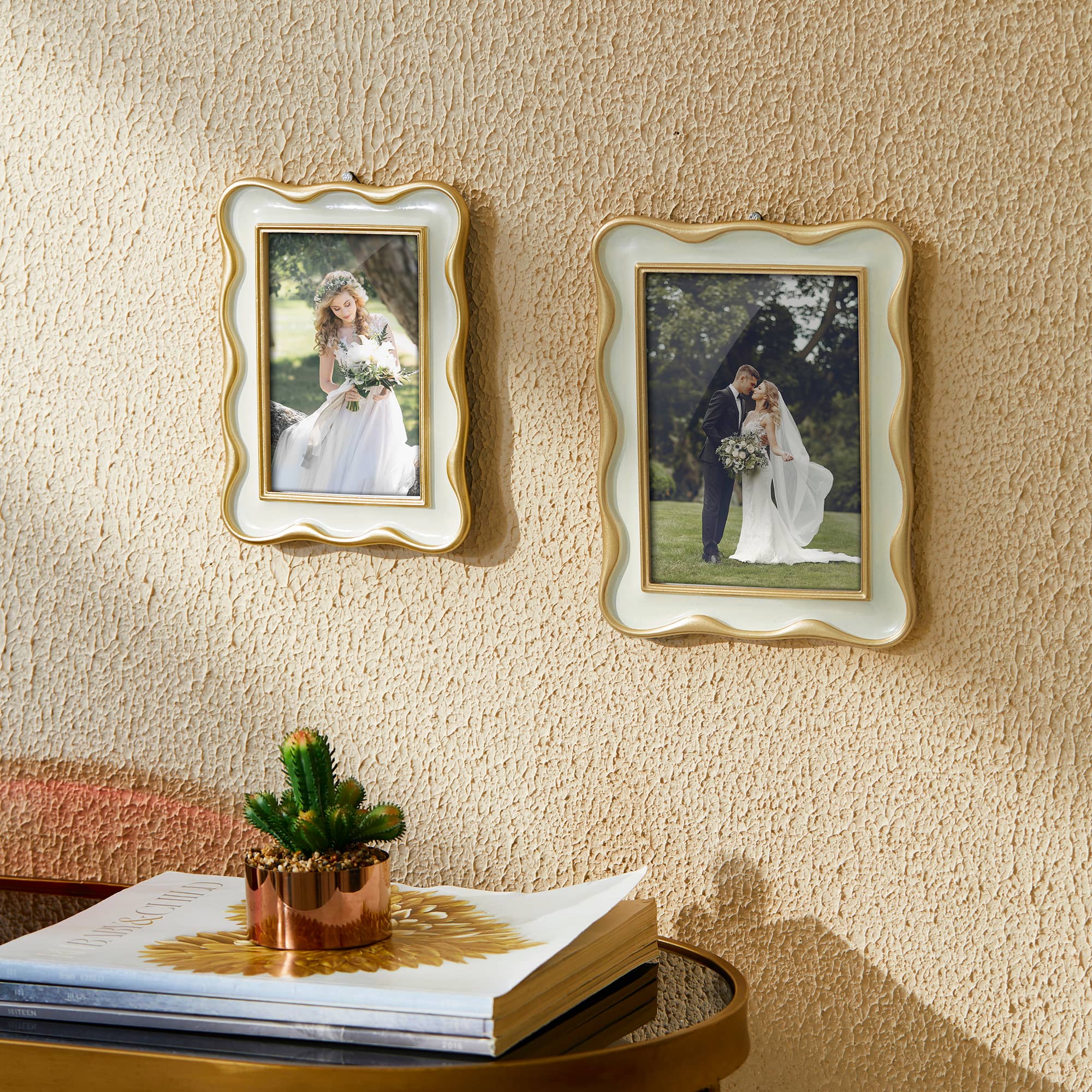 Glitzhome&#xAE; Vintage White with Gold Wavy Edge Tabletop Picture Frame Set