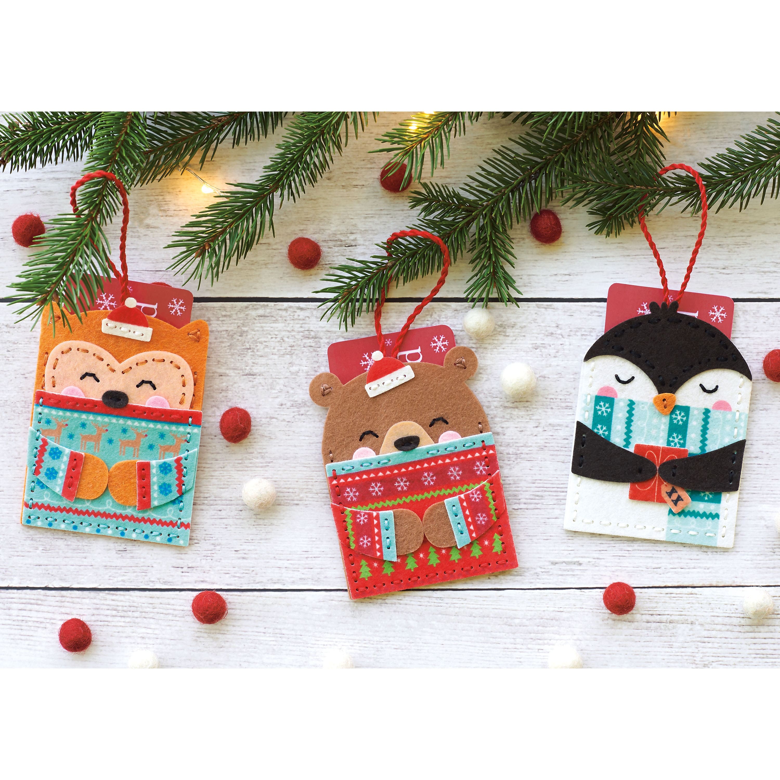Dimensions&#xAE; Christmas Hugs Gift Card Holder Felt Applique Kit