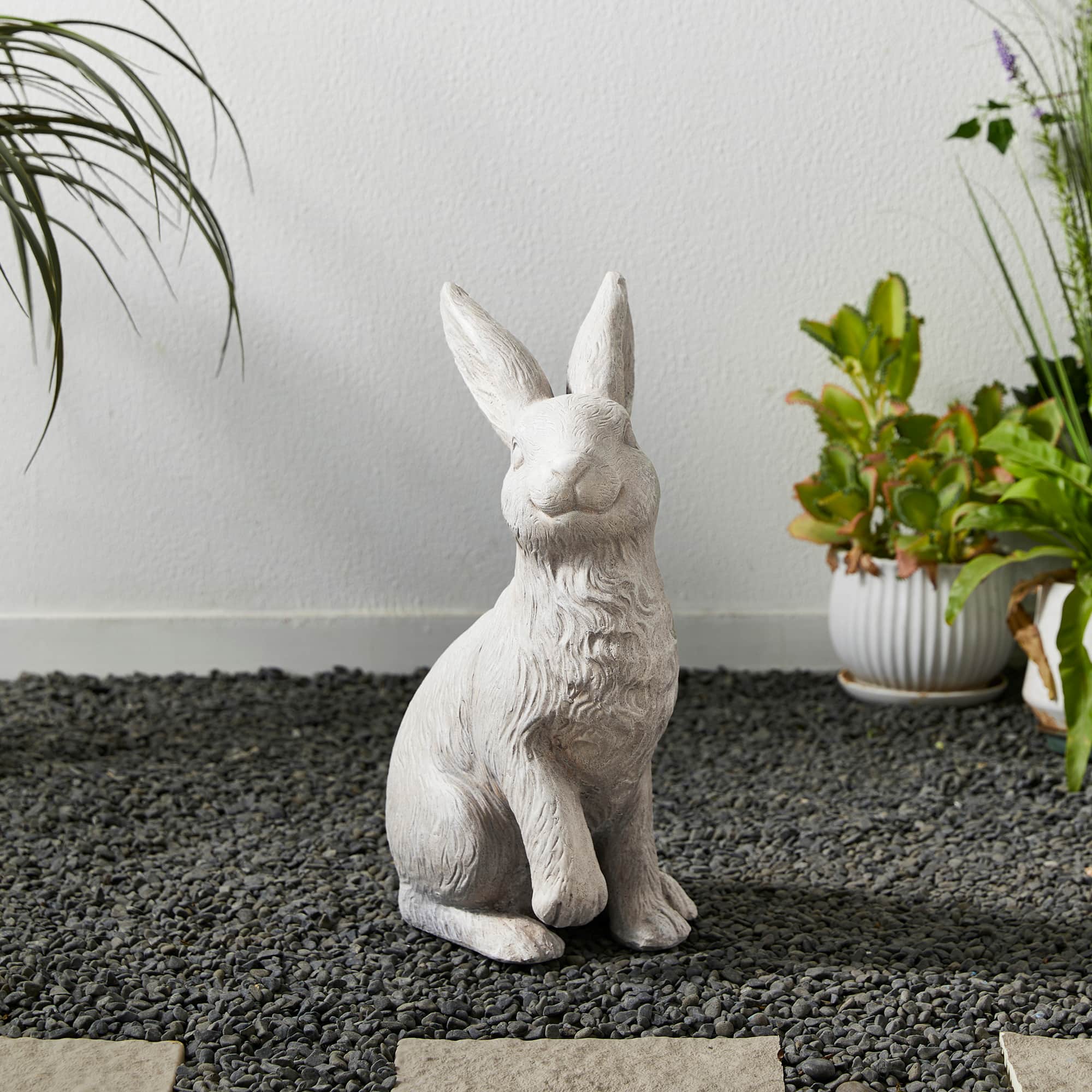 Glitzhome&#xAE; 18&#x22; MGO Sitting Rabbit Garden Statue