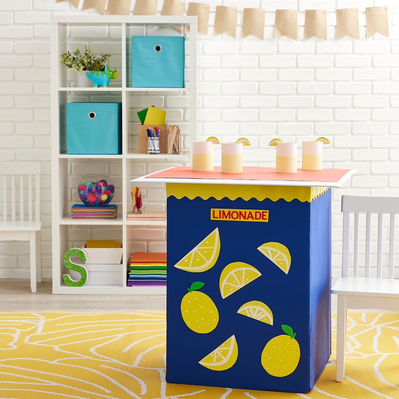 Pretend Play Lemonade Stand