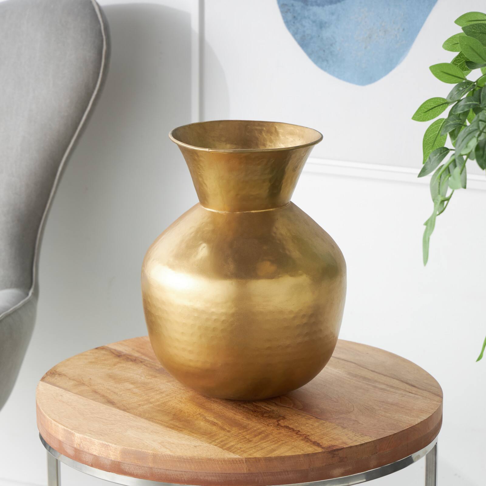 13&#x22; Gold Hammered Texture Metal Vase