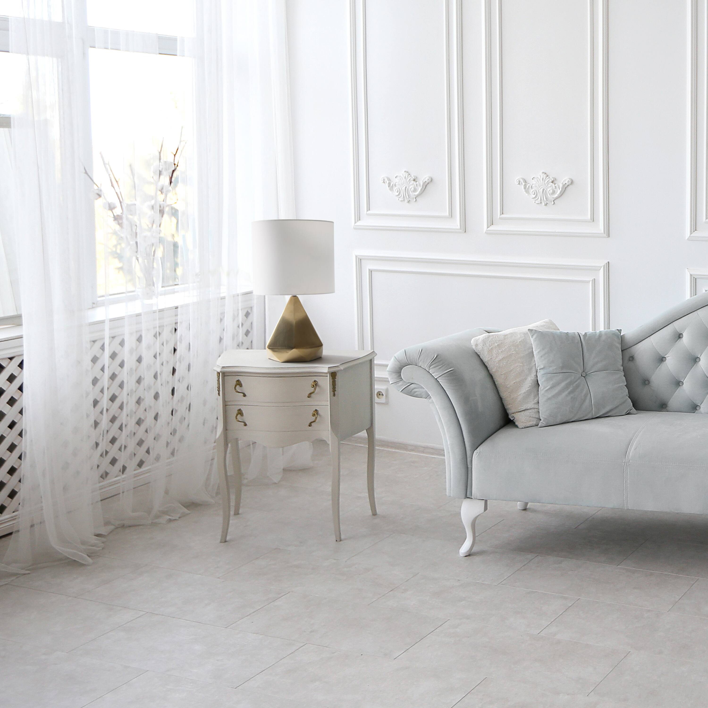 Simple Designs 19.8" Solid Pyramid Table Lamp