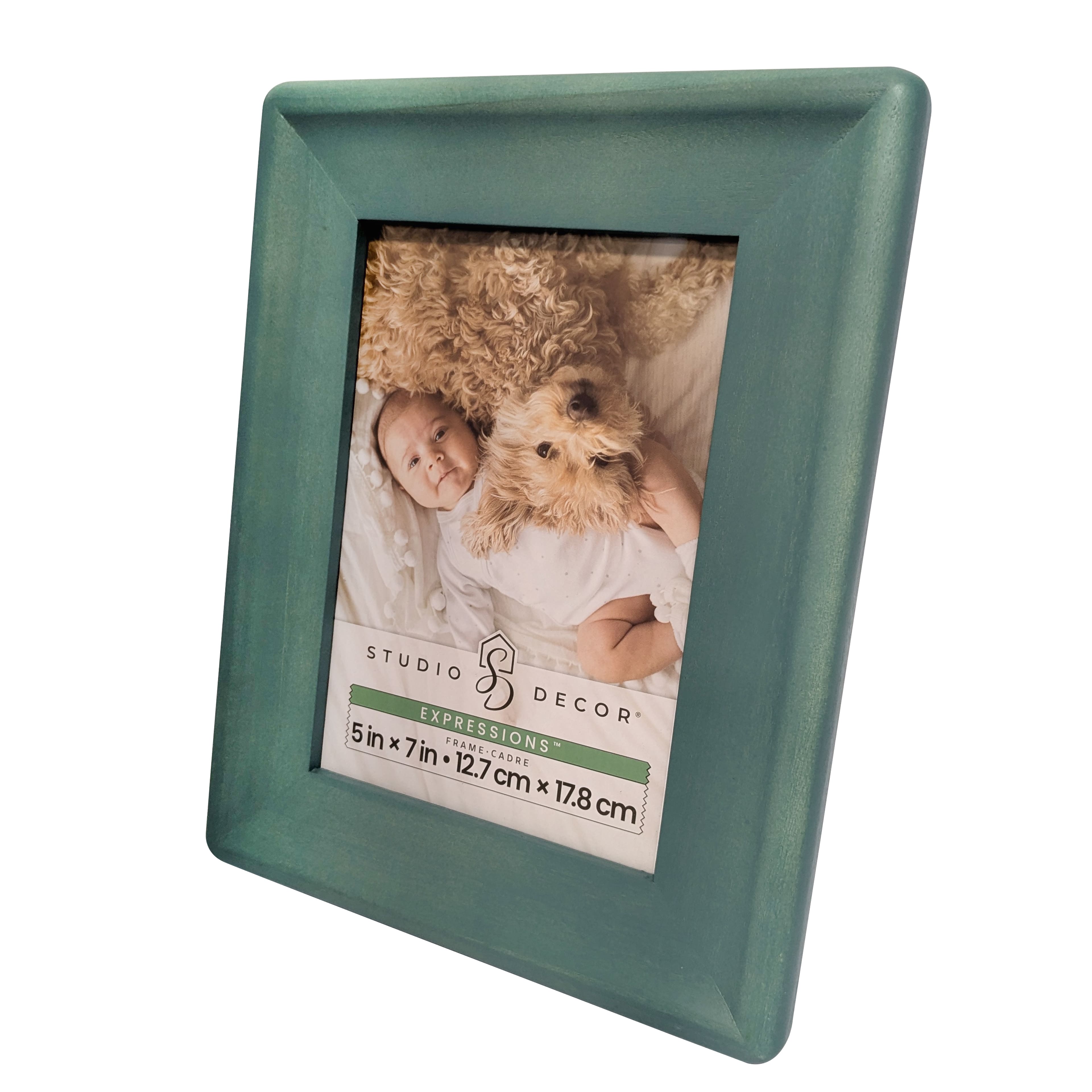 Expressions&#x2122; 5&#x22; x 7&#x22; Rounded Wood Frame by Studio D&#xE9;cor&#xAE;