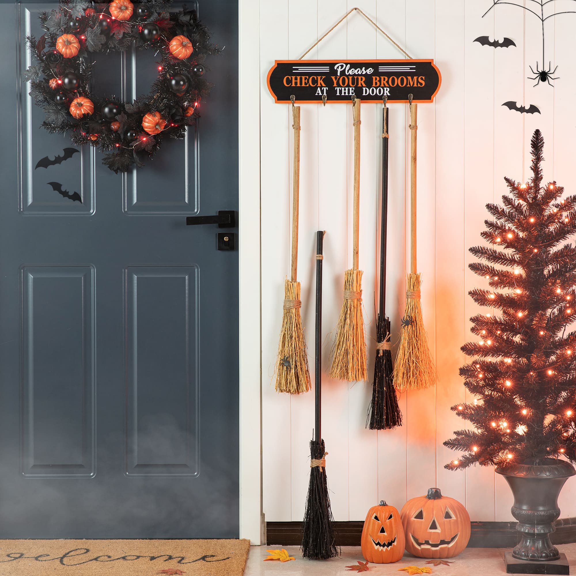 Glitzhome&#xAE; 42&#x22; Halloween Wood Brooms Parking Porch D&#xE9;cor