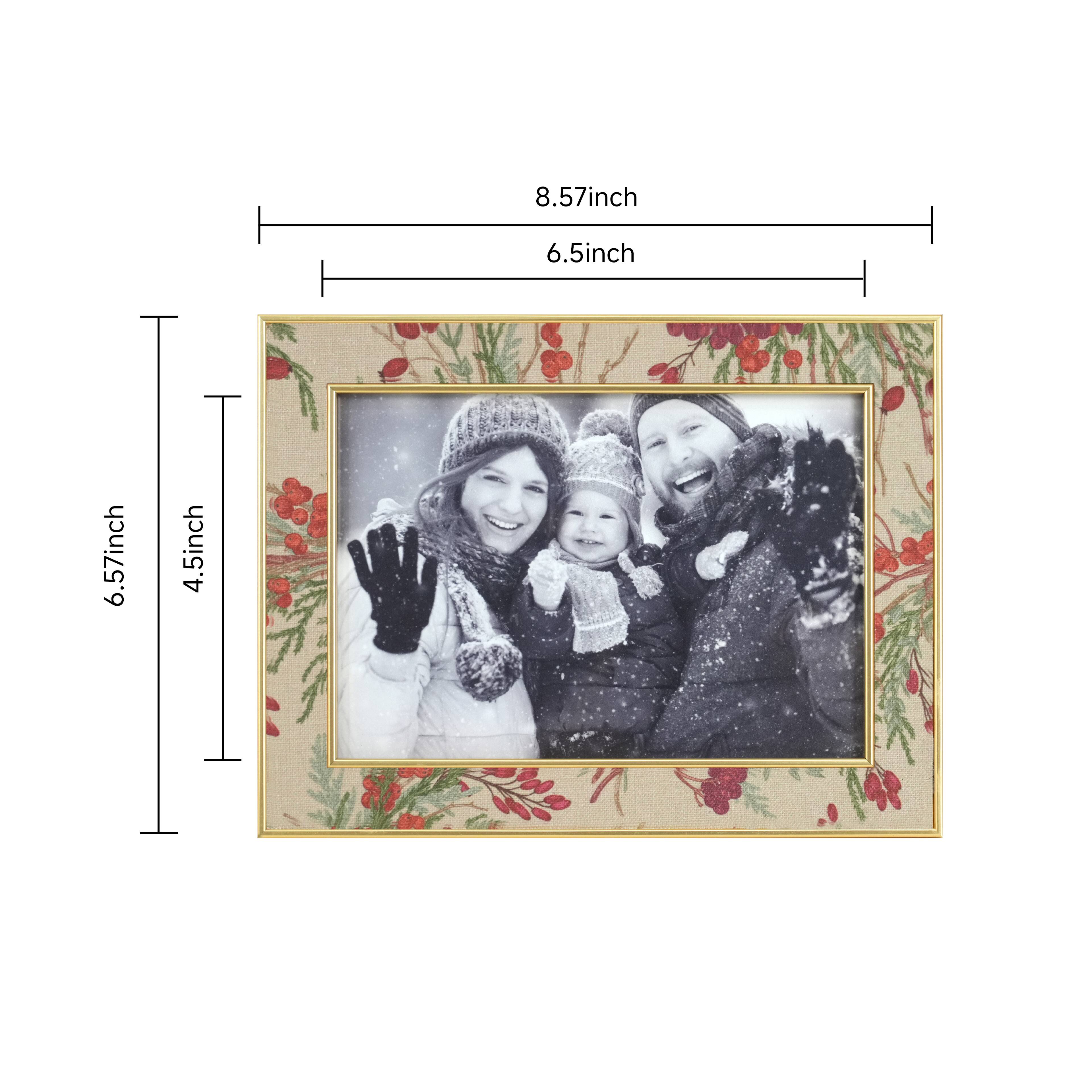 5&#x22; x 7&#x22; Holiday Pattern with Gold Edges Plastic Frame by Studio D&#xE9;cor&#xAE;