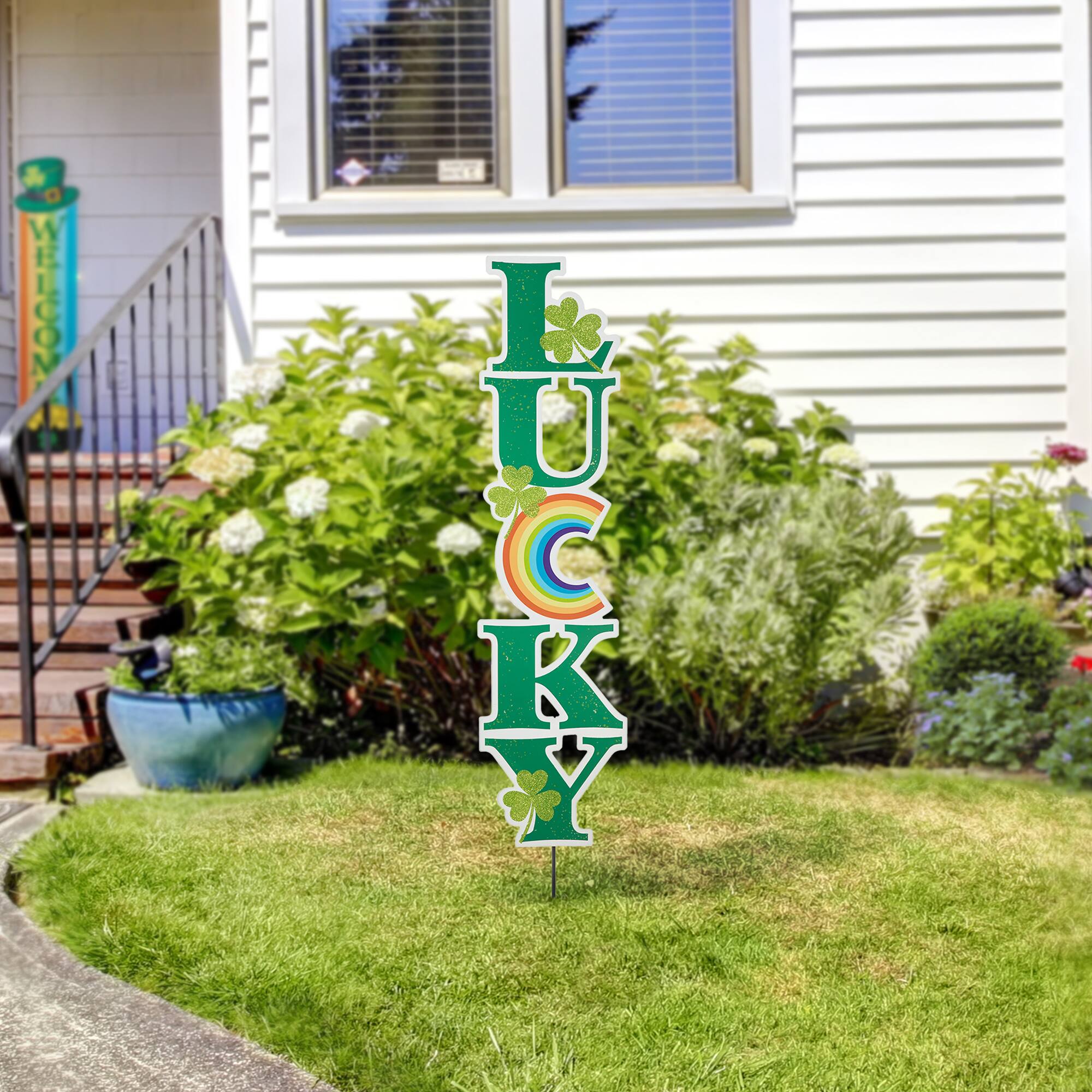 Glitzhome&#xAE; 42&#x22; St. Patrick&#x27;s Metal LUCKY Yard Stake