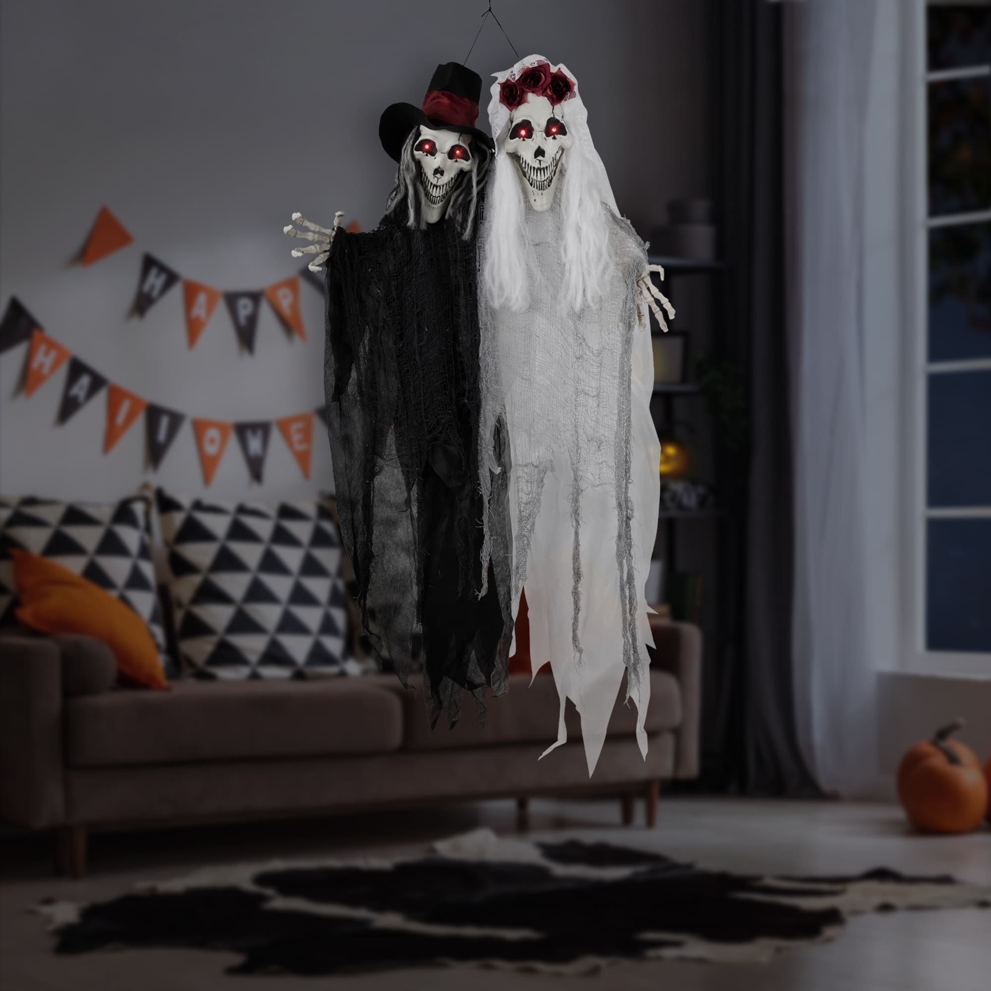 47&#x22; Lit Vampire Couple with Sound Halloween Decoration 