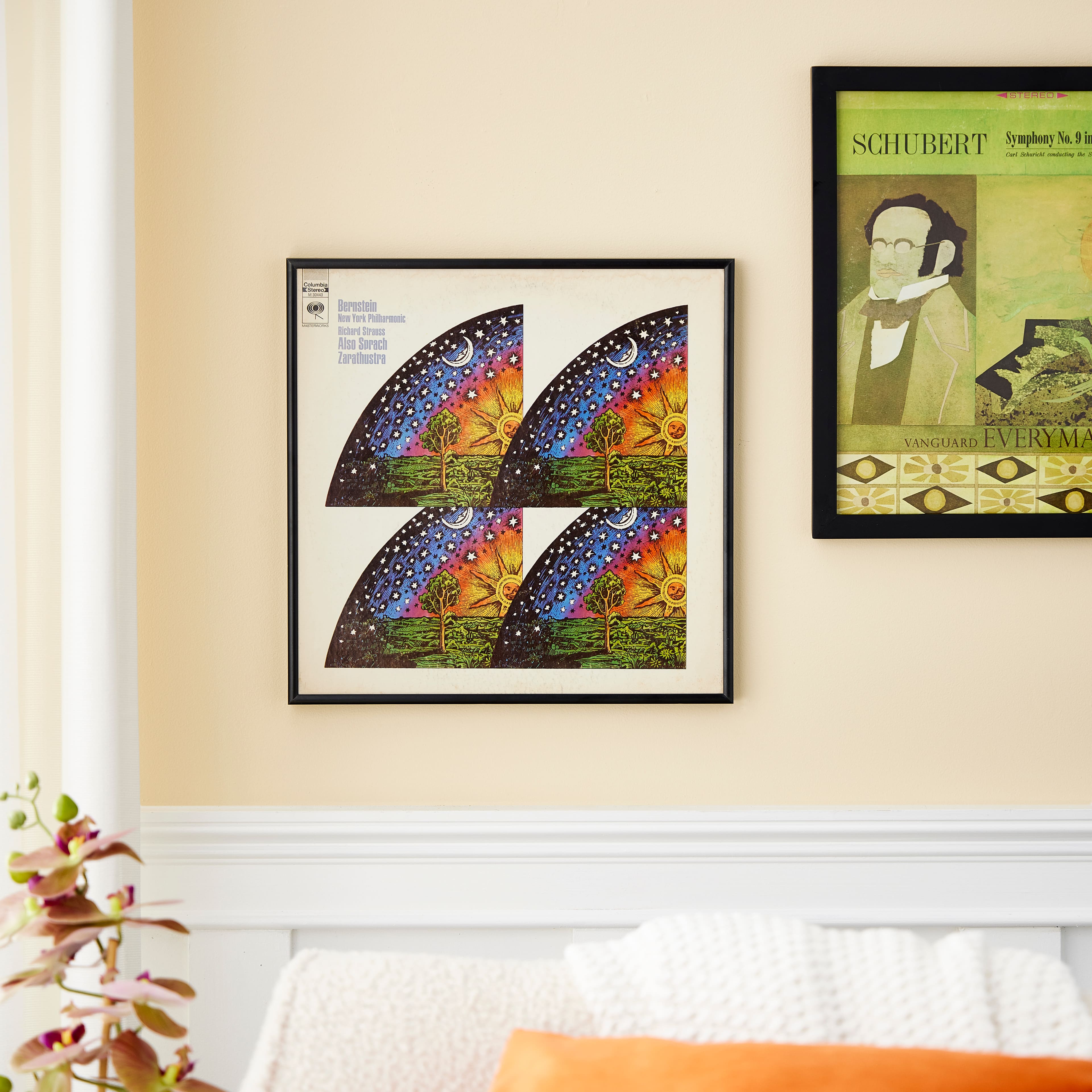 Vinyl Frames – 6 silver frames to display your album cover on the