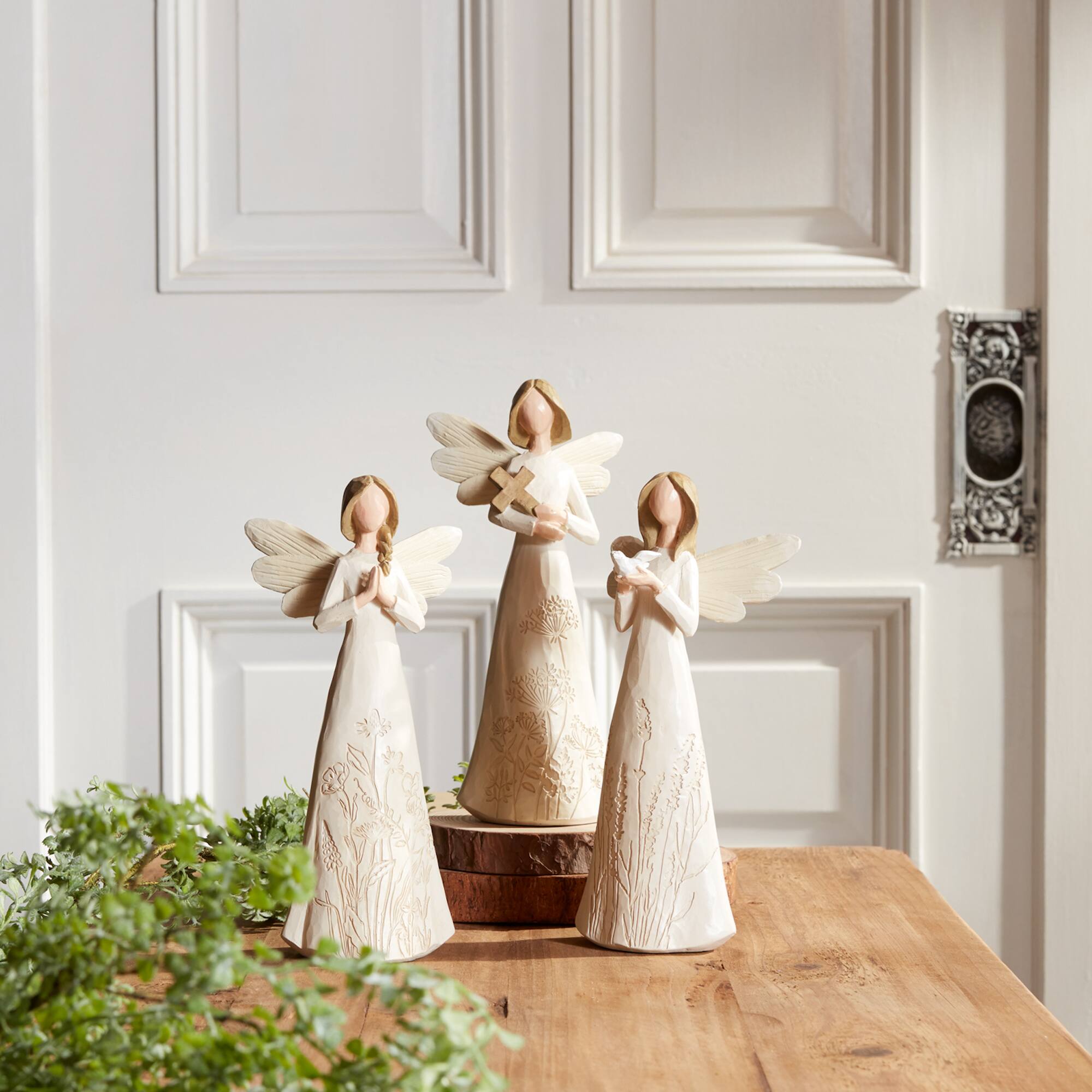 8.75&#x22; Angel Figurine Set