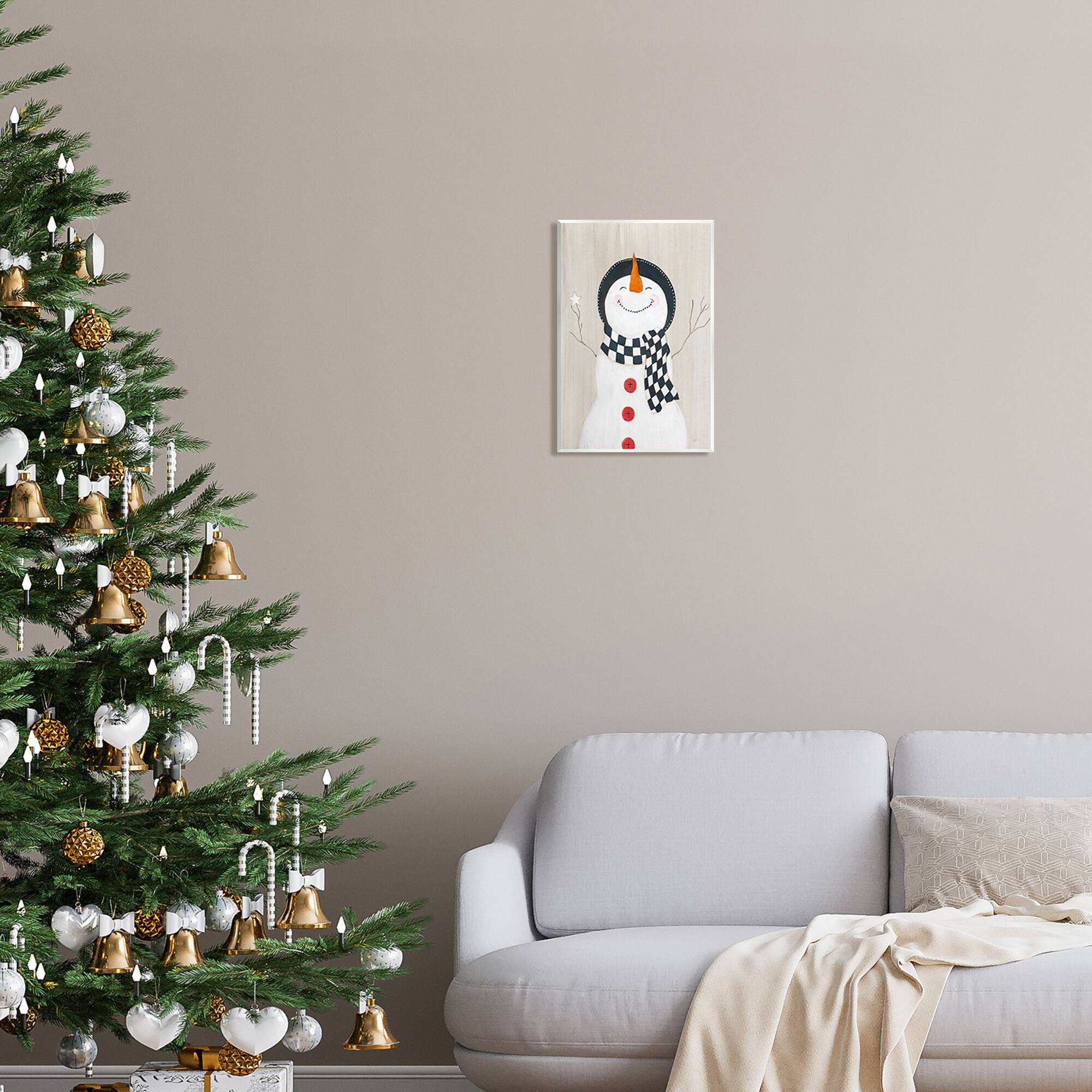 Stupell Industries Happy Smile Winter Snowman Wall Plaque Art