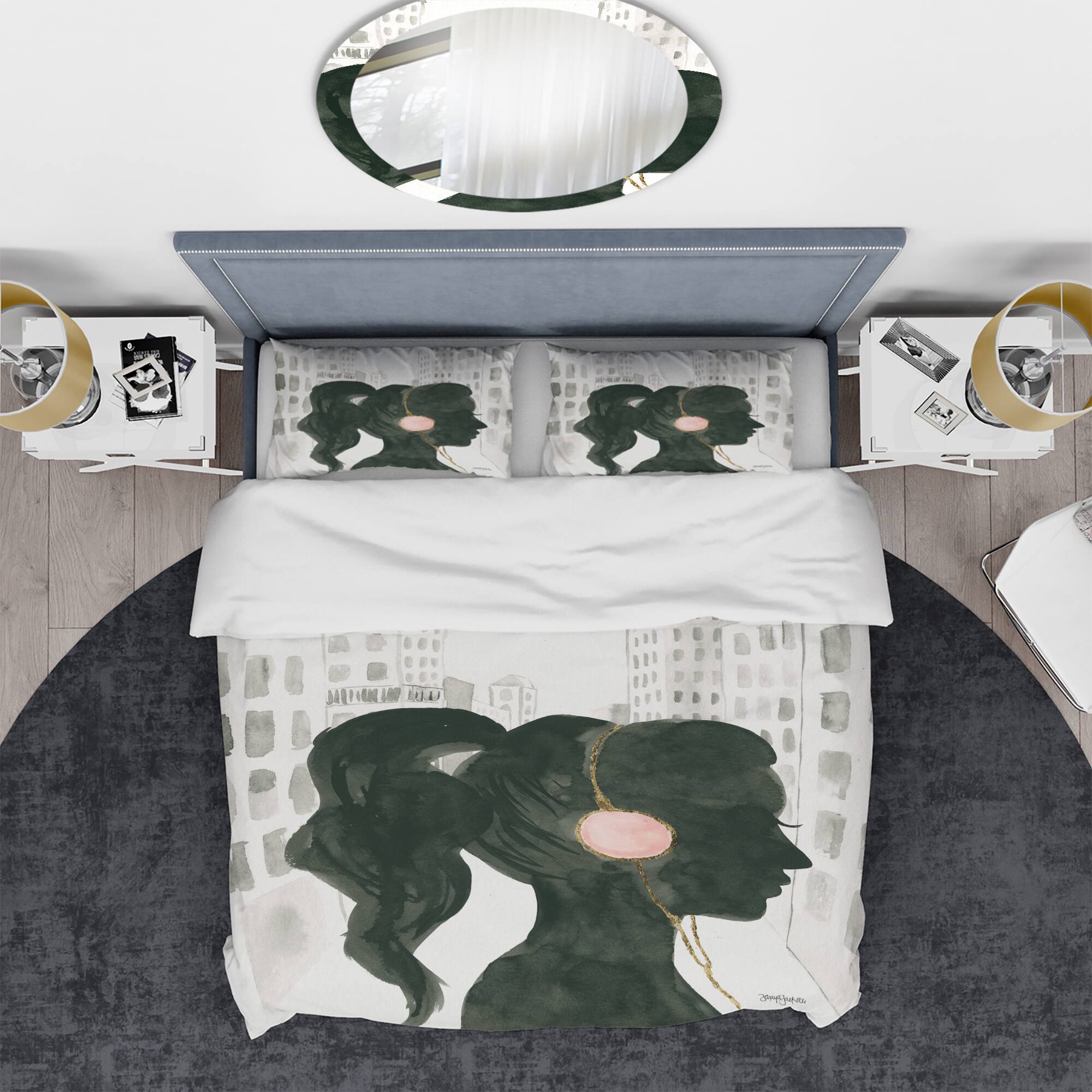 Designart &#x27;Glam Pink Ladies III&#x27; Teenage Bedding Set - Duvet Cover &#x26; Shams