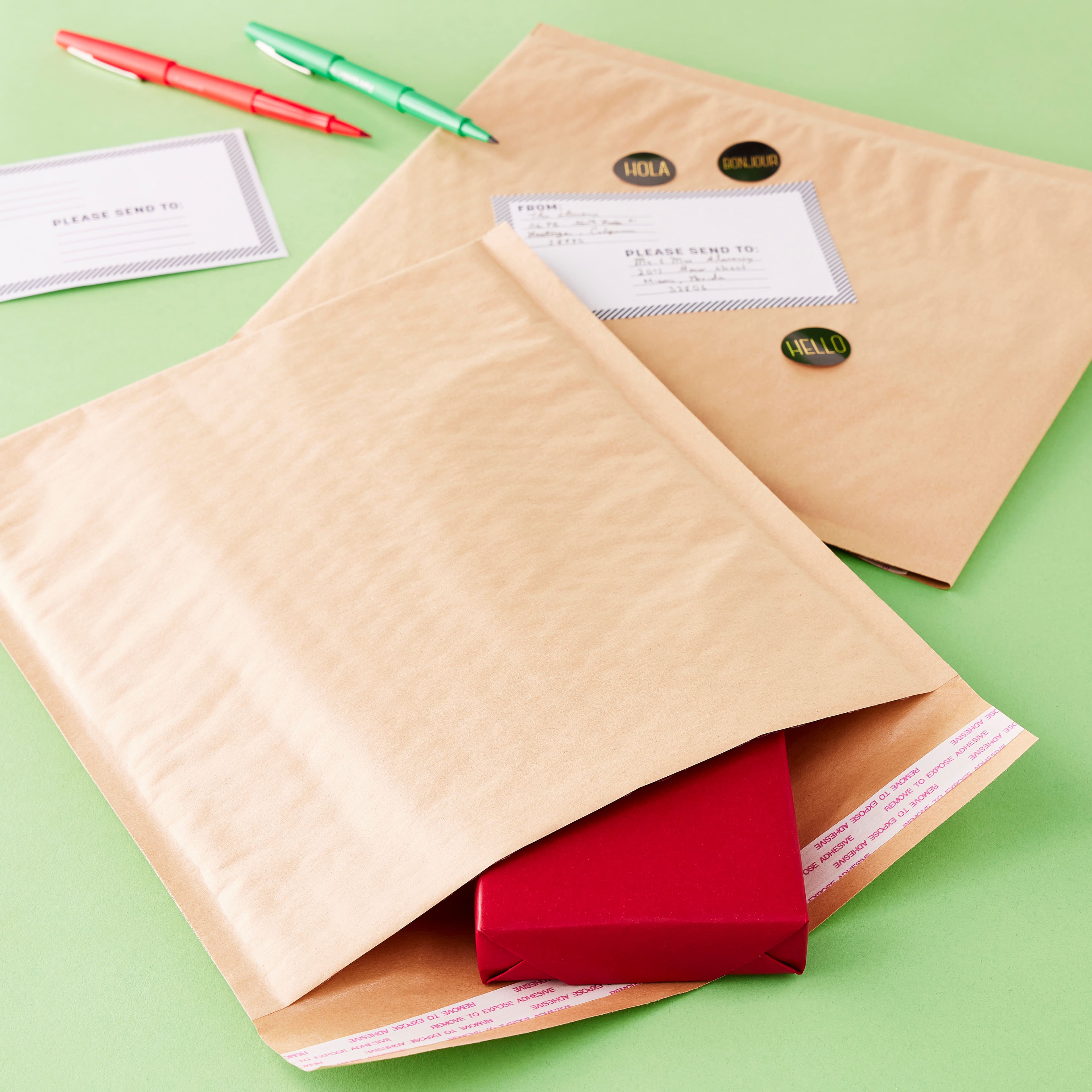 9.5&#x22; x 11.25&#x22; Bubble Mailers by Celebrate It&#x2122;, 3ct.