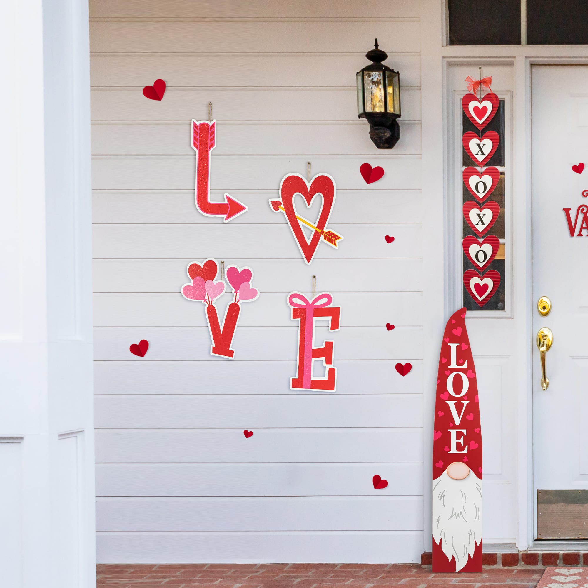 Glitzhome&#xAE; 28&#x22; Set of 4 Valentine&#x27;s Metal LOVE Yard Stake