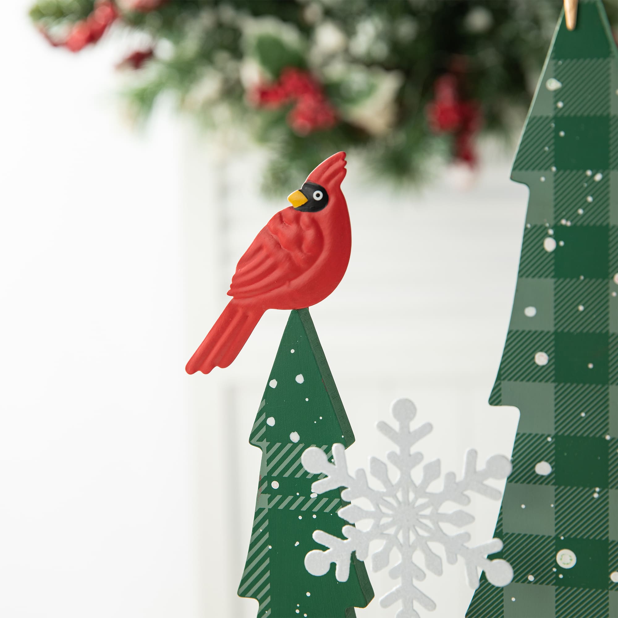 Glitzhome&#xAE; 23.5&#x22; Wooden Christmas Tree Table D&#xE9;cor