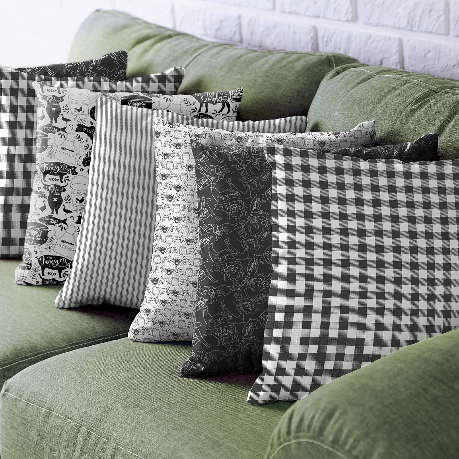 Black & White Bees Cotton Fabric Bundle by Loops & Threads™