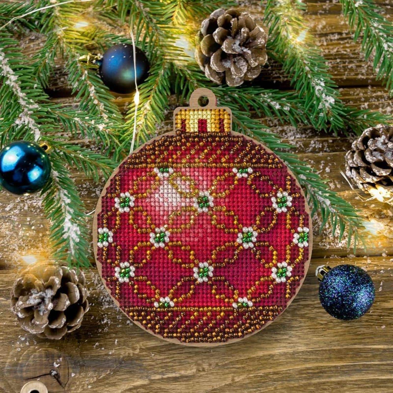 Wonderland Crafts Red &#x26; Green Ornament Cross-Stitch Kit