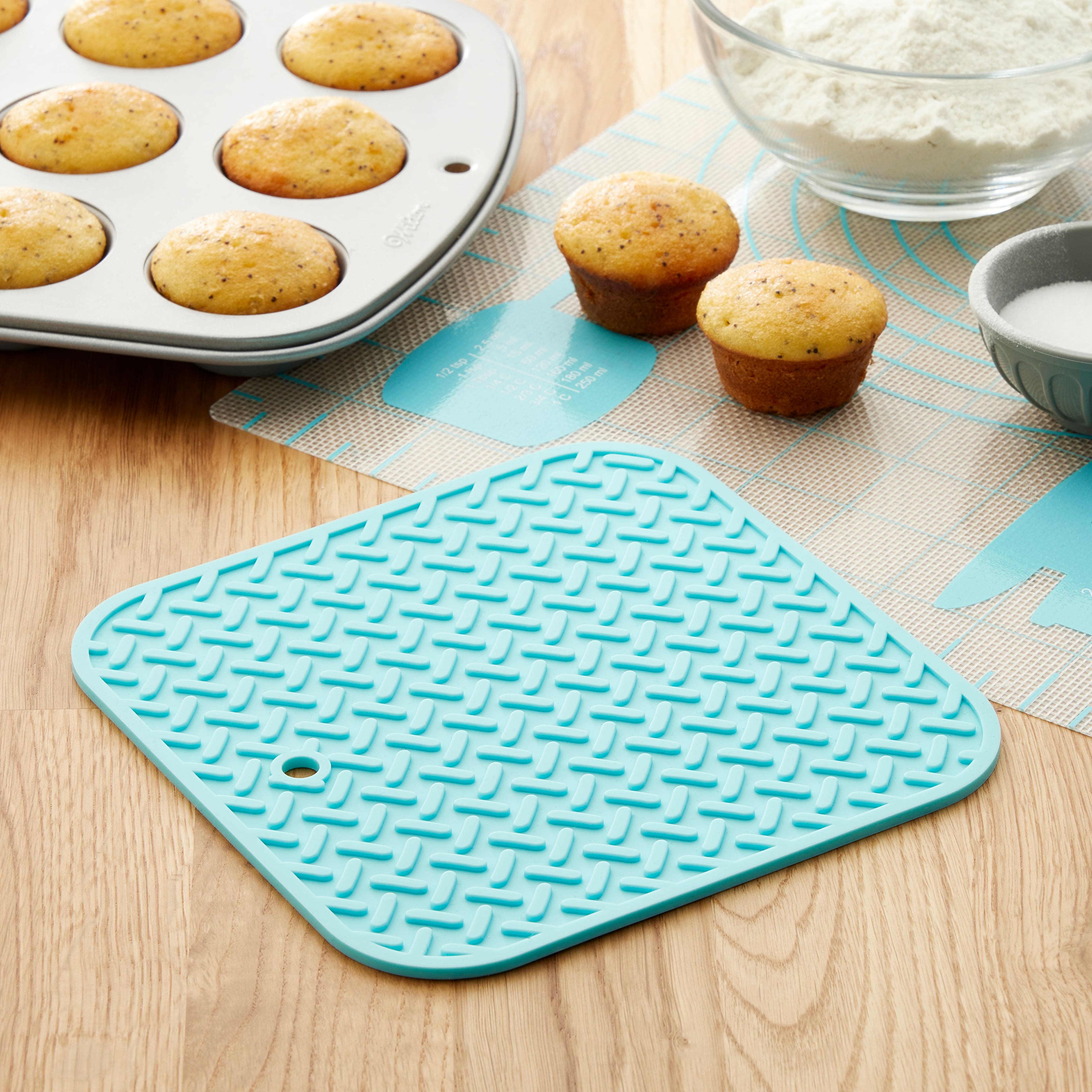 Round Silicone Trivets for Kitchen in Blue, Teal, Salmon (7 Inches, 6 Pack)