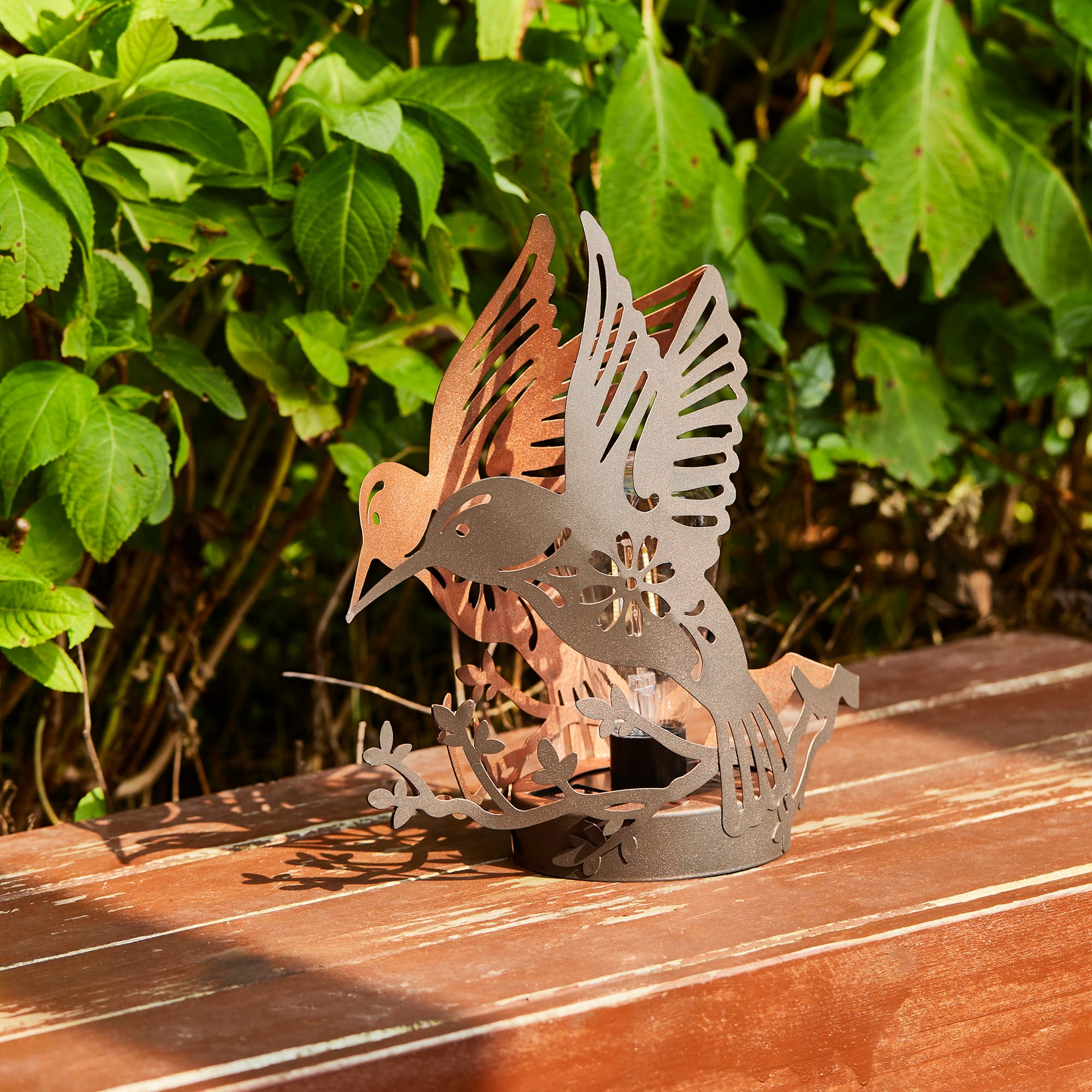 Glitzhome® 9.75" Metal Flying Hummingbird Silhouette Solar Powered Edison Bulb Outdoor Lantern