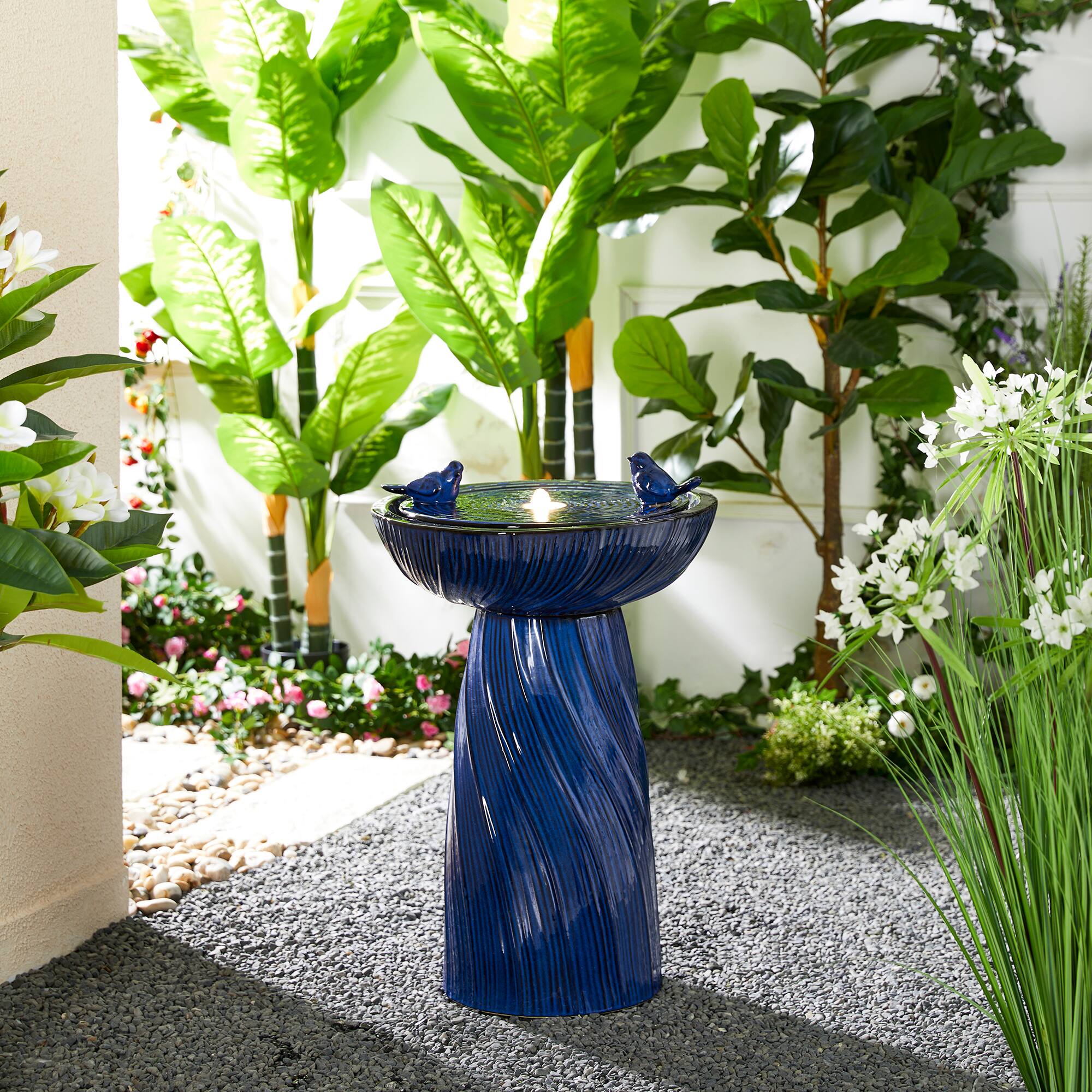 Glitzhome&#xAE; 24.75&#x22; LED Cobalt Blue Twist Ceramic Birdbath Outdoor Floor Fountain