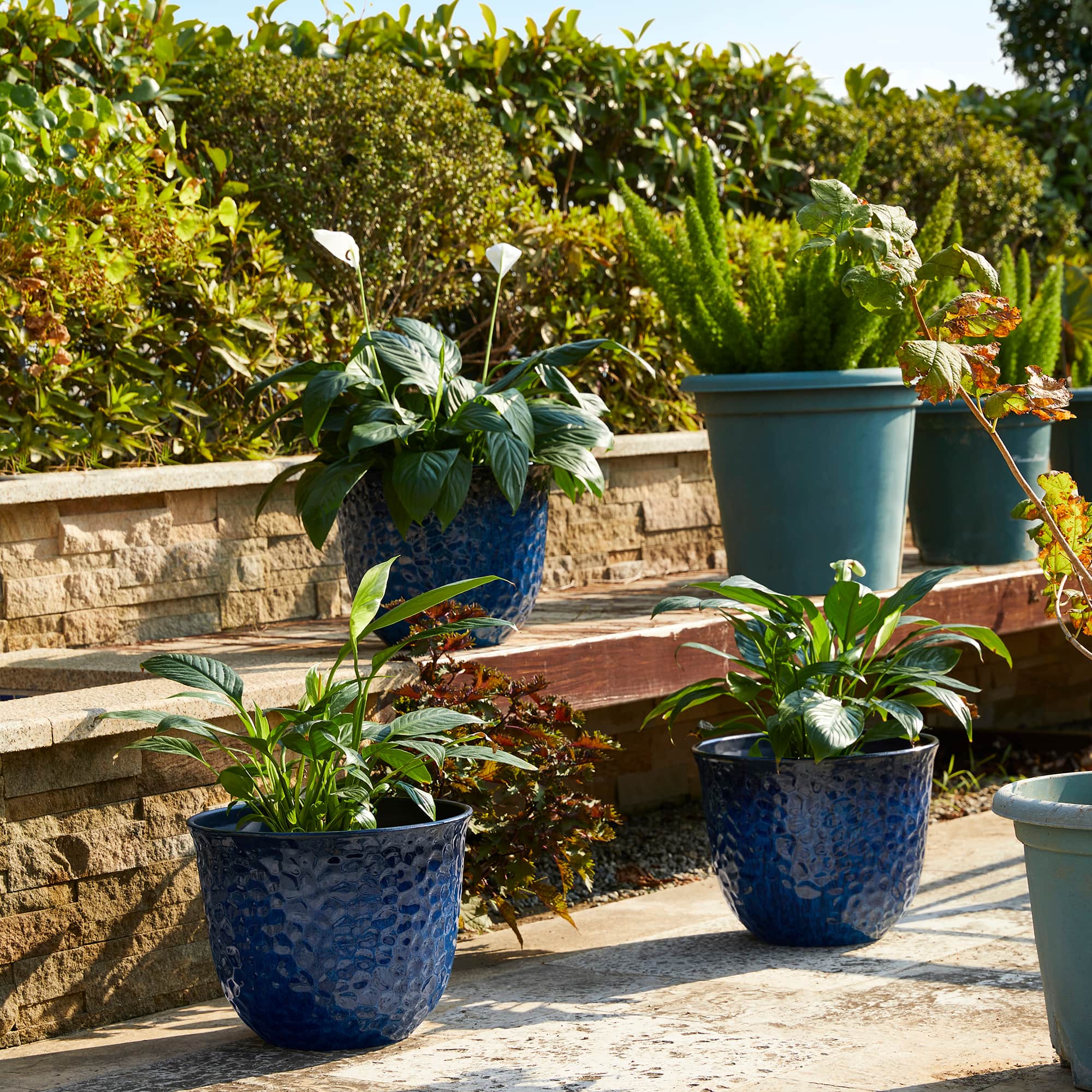 Glitzhome&#xAE; 11.75&#x22; Honeycomb Textured Cobalt Blue Faux Ceramic Plastic Planters, 3ct.