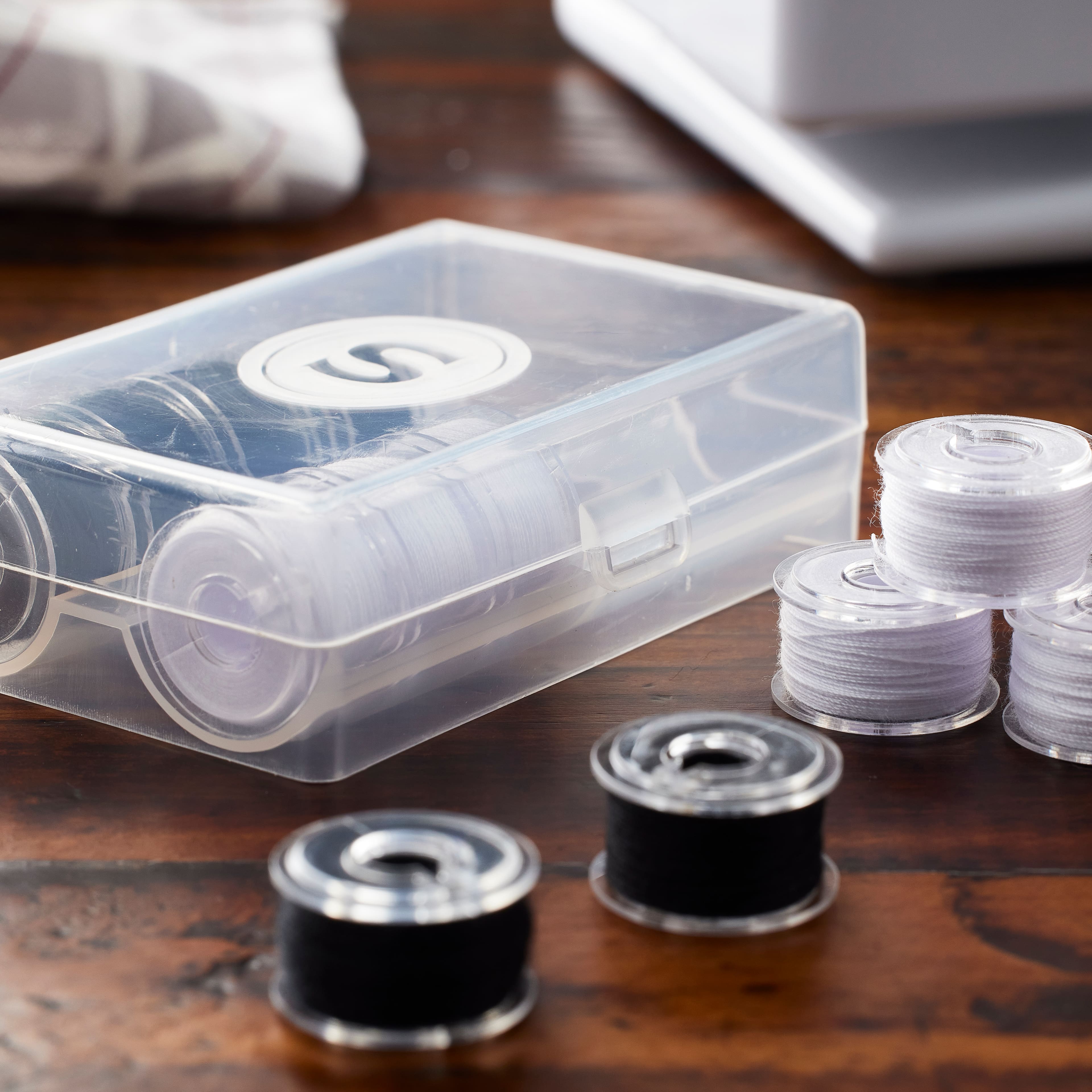 SINGER® Threaded Class 15 Bobbins