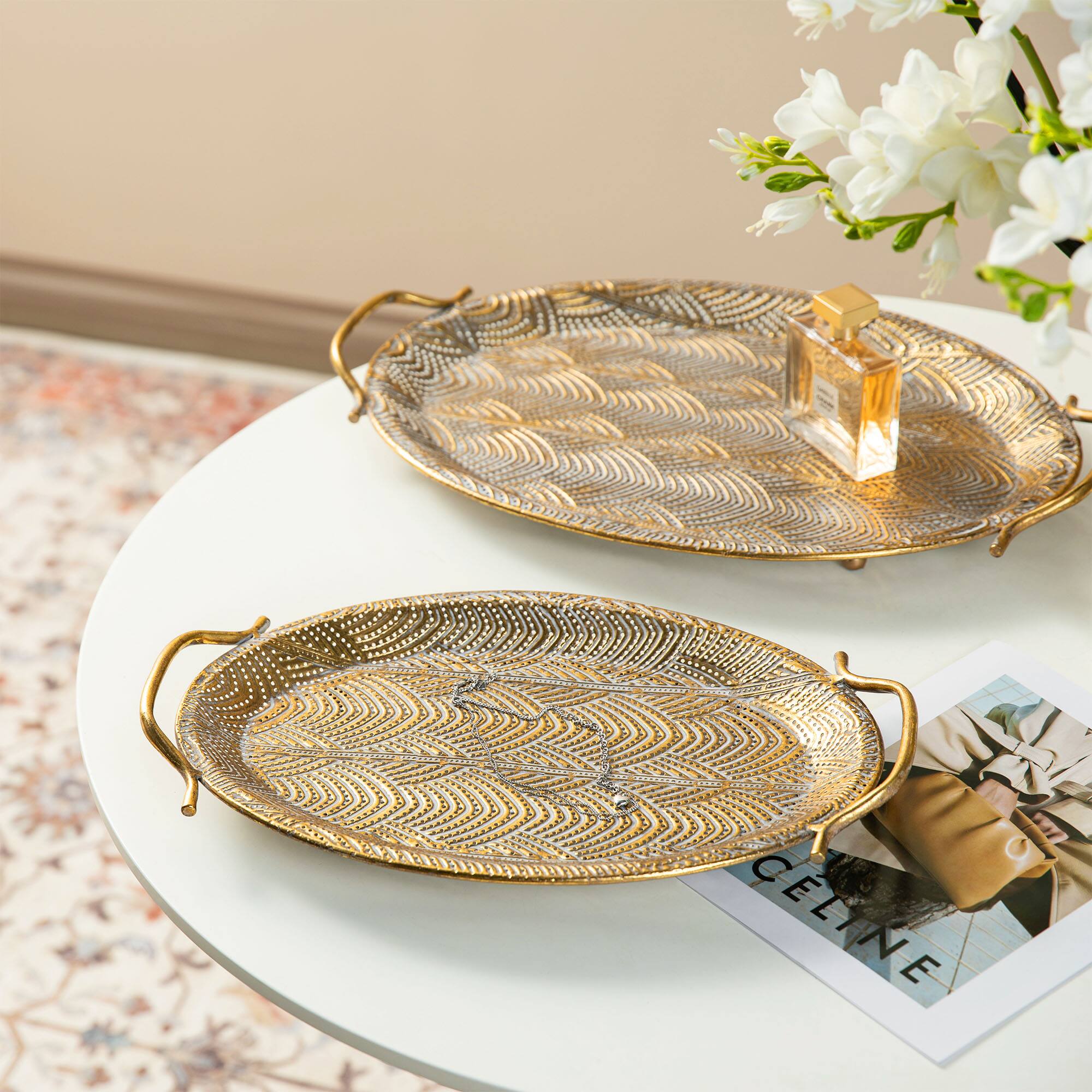 Glitzhome&#xAE; Gold Oval Metal Decorative Trays Set