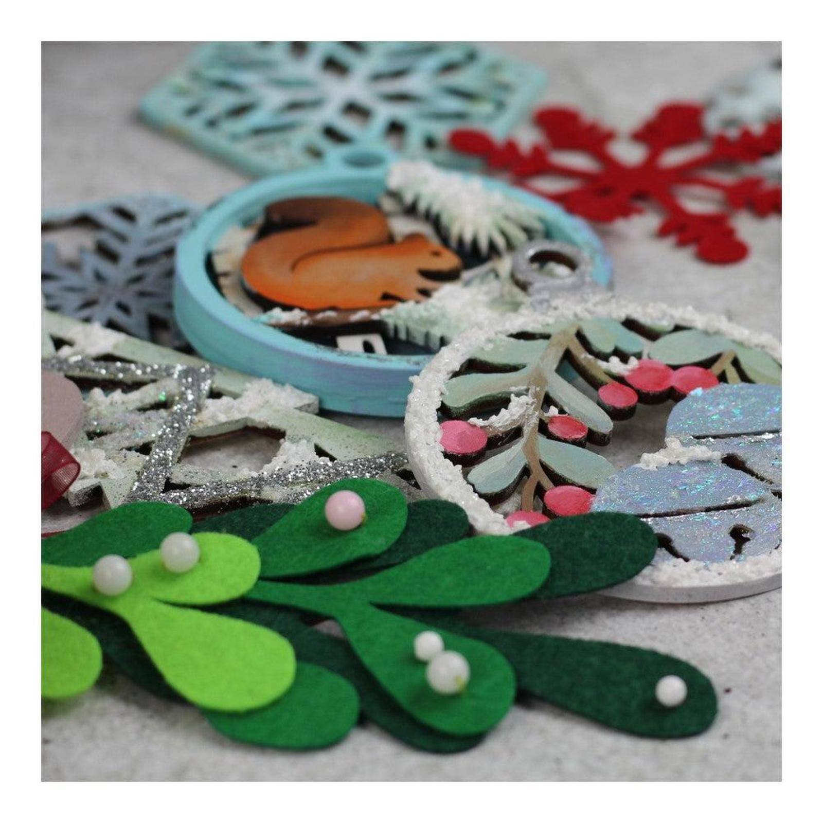 Rosa Talent 4" Winter Story Fiberboard Decorations Set