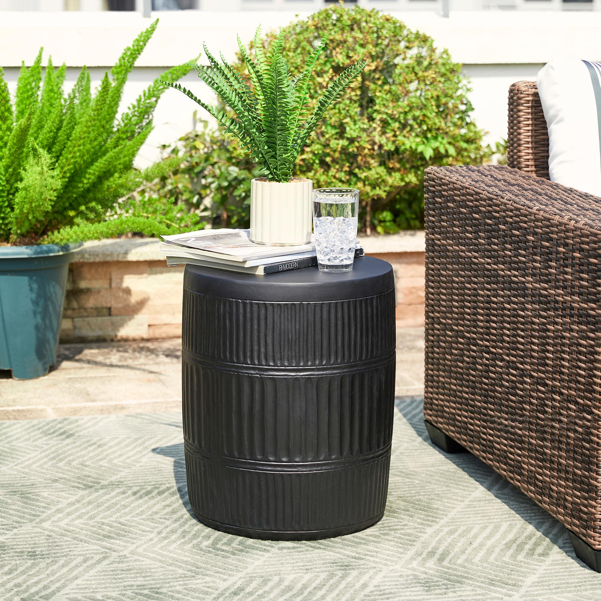 Glitzhome&#xAE; 18.5&#x22; Multi-Functional Textured Garden Stool