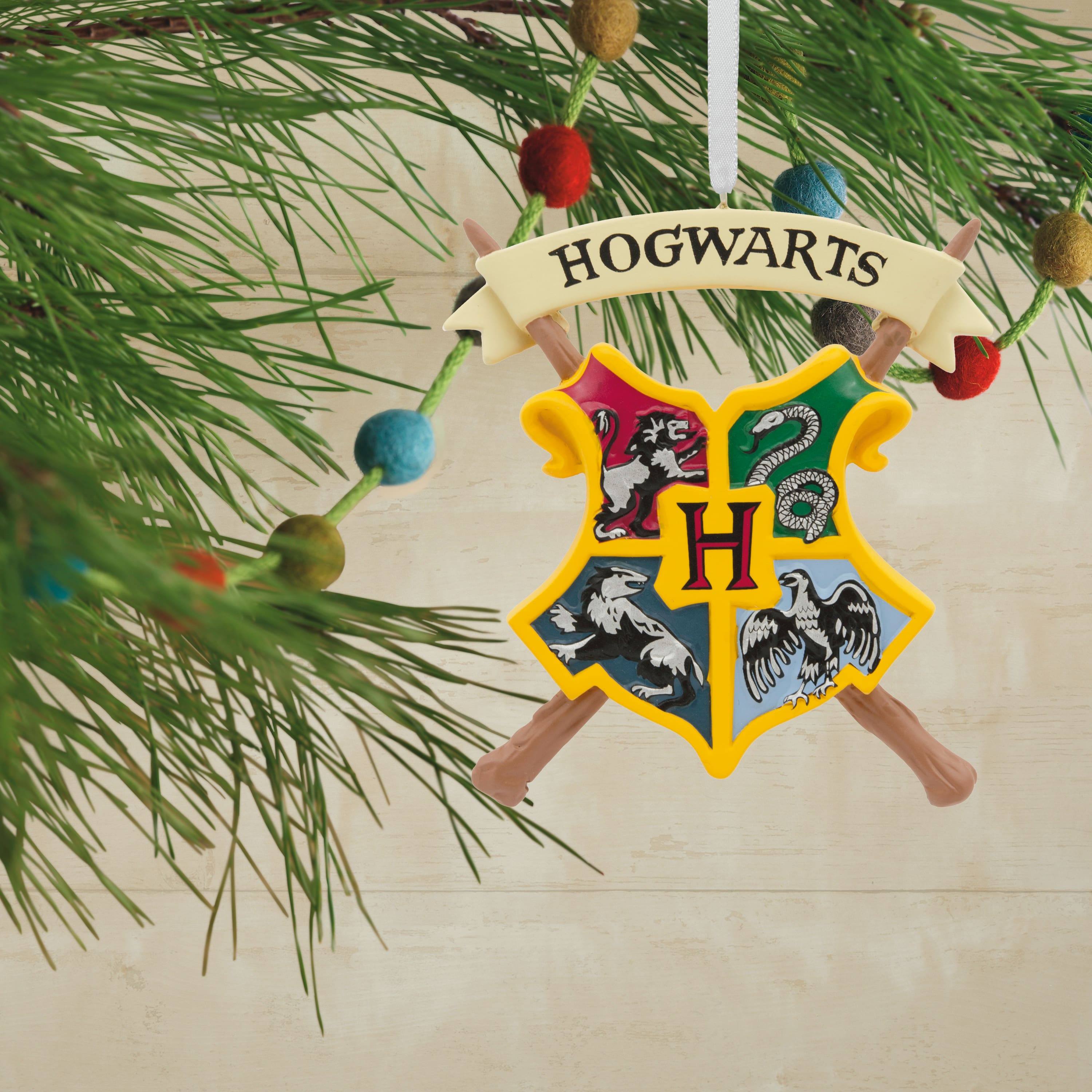 Hallmark 3&#x22; Harry Potter&#x2122; Hogwarts&#x2122; Crest Ornament