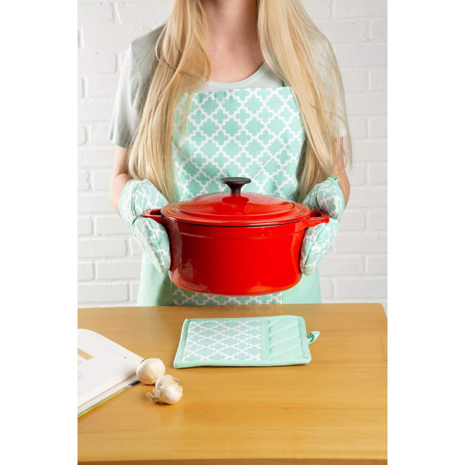DII® Aqua Lattice Print 2-Pocket Apron