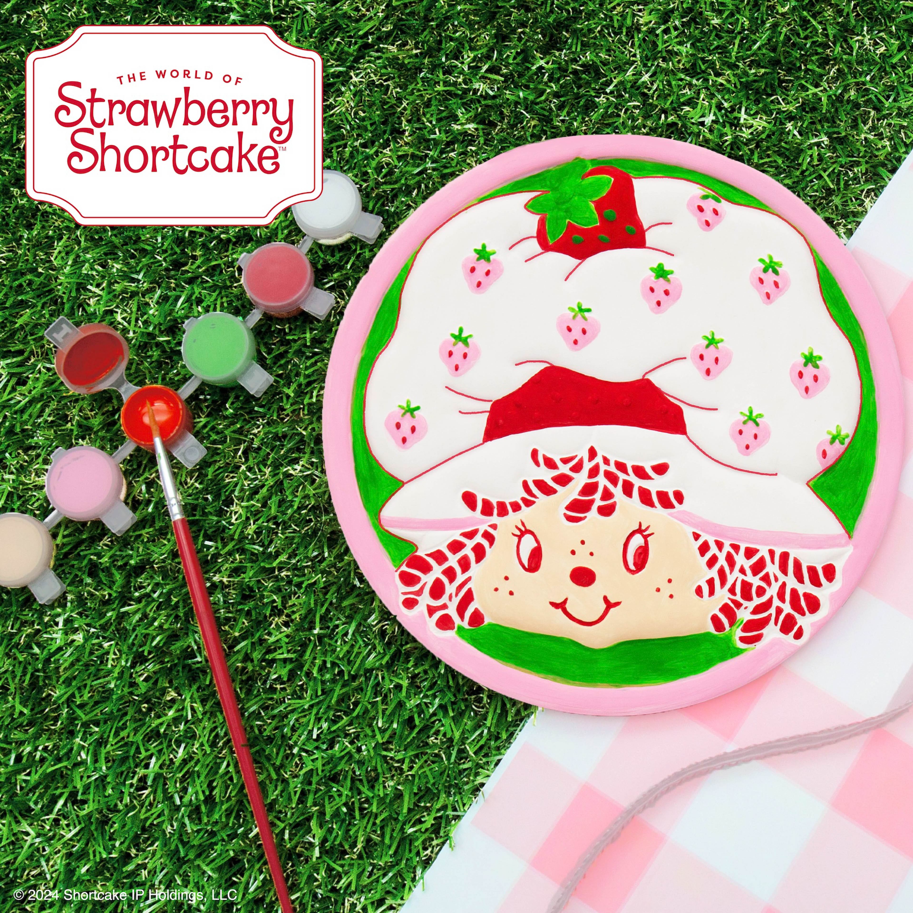 Strawberry Shortcake&#x2122; Paint Your Own Stepping Stone