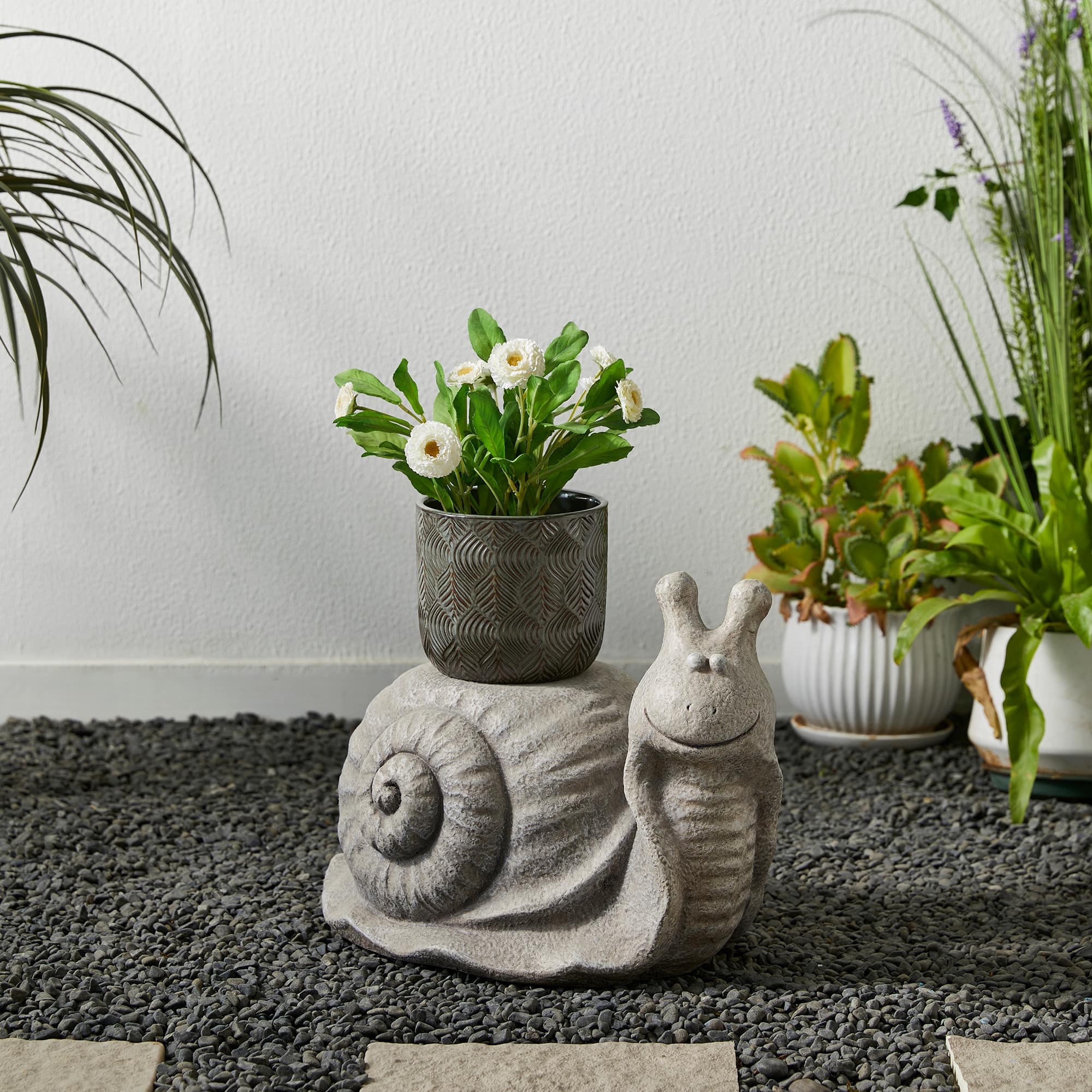 Glitzhome&#xAE; 16.25&#x22; Snail Garden Statue Planter Stand