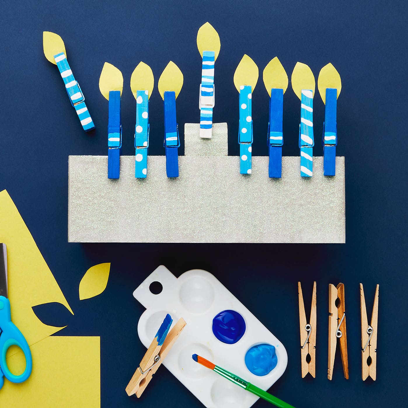 Chanukah Beeswax Candle Making Kit - Makes 9 Candles, Hanukkah Arts and  Craft Project