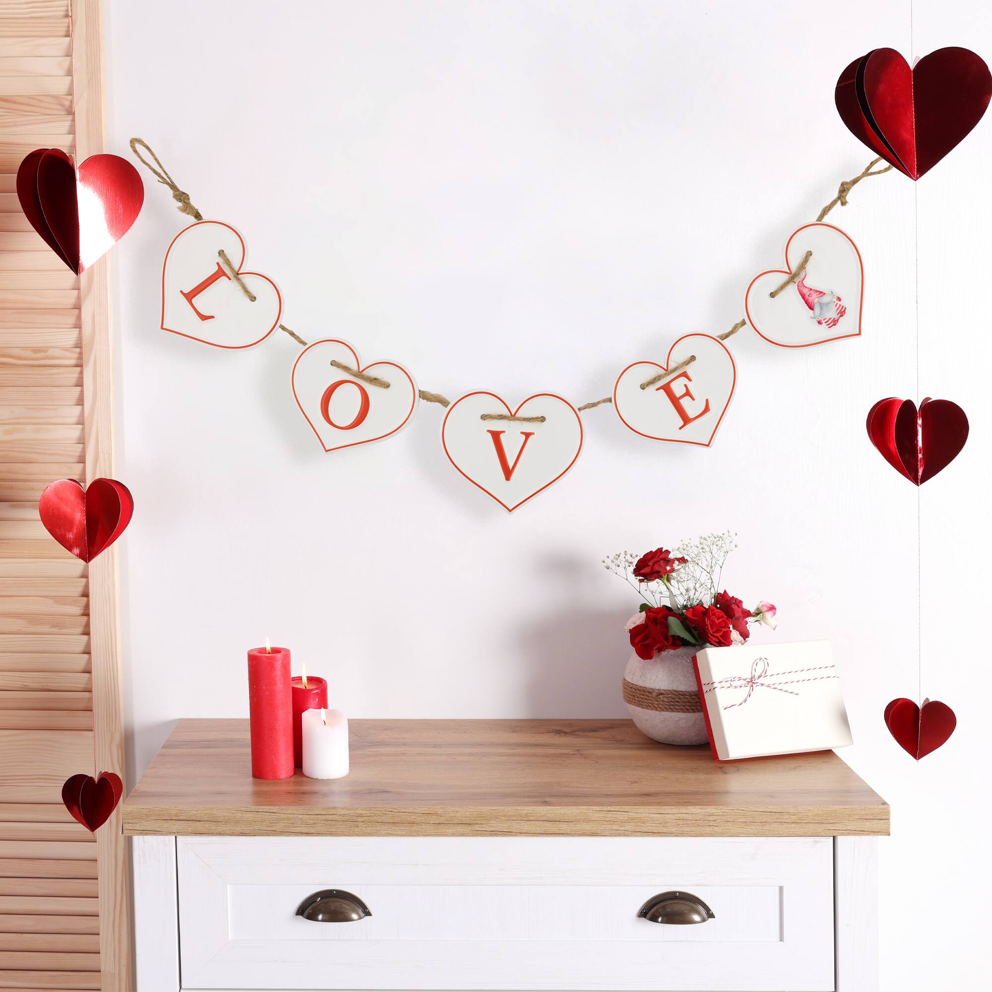 32&#x22; Valentine&#x27;s Day LOVE Hearts Metal Banner