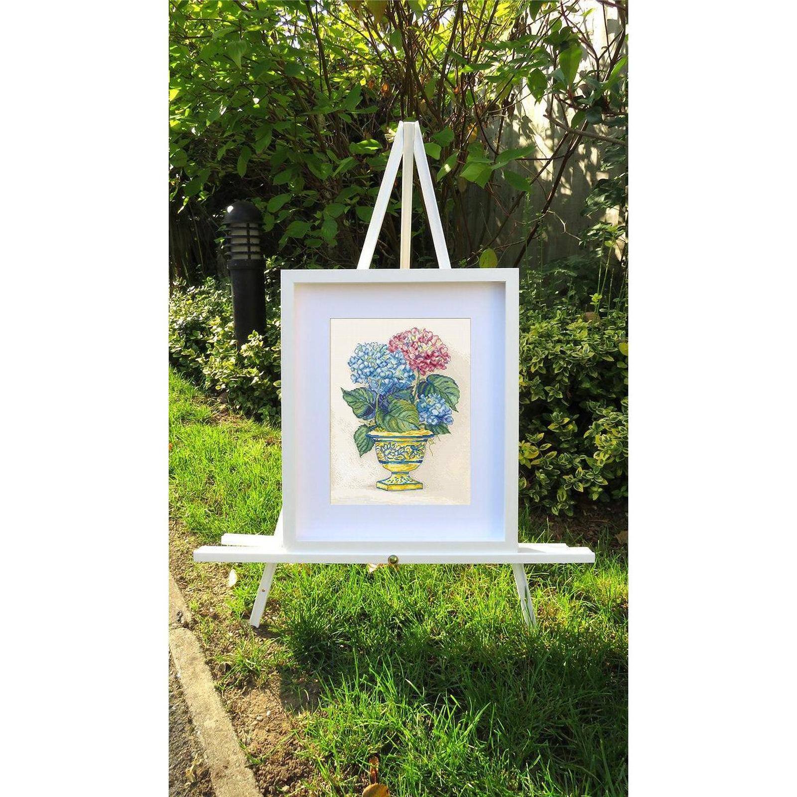 LetiStitch Hydrangea Blooms Counted Cross Stitch Kit