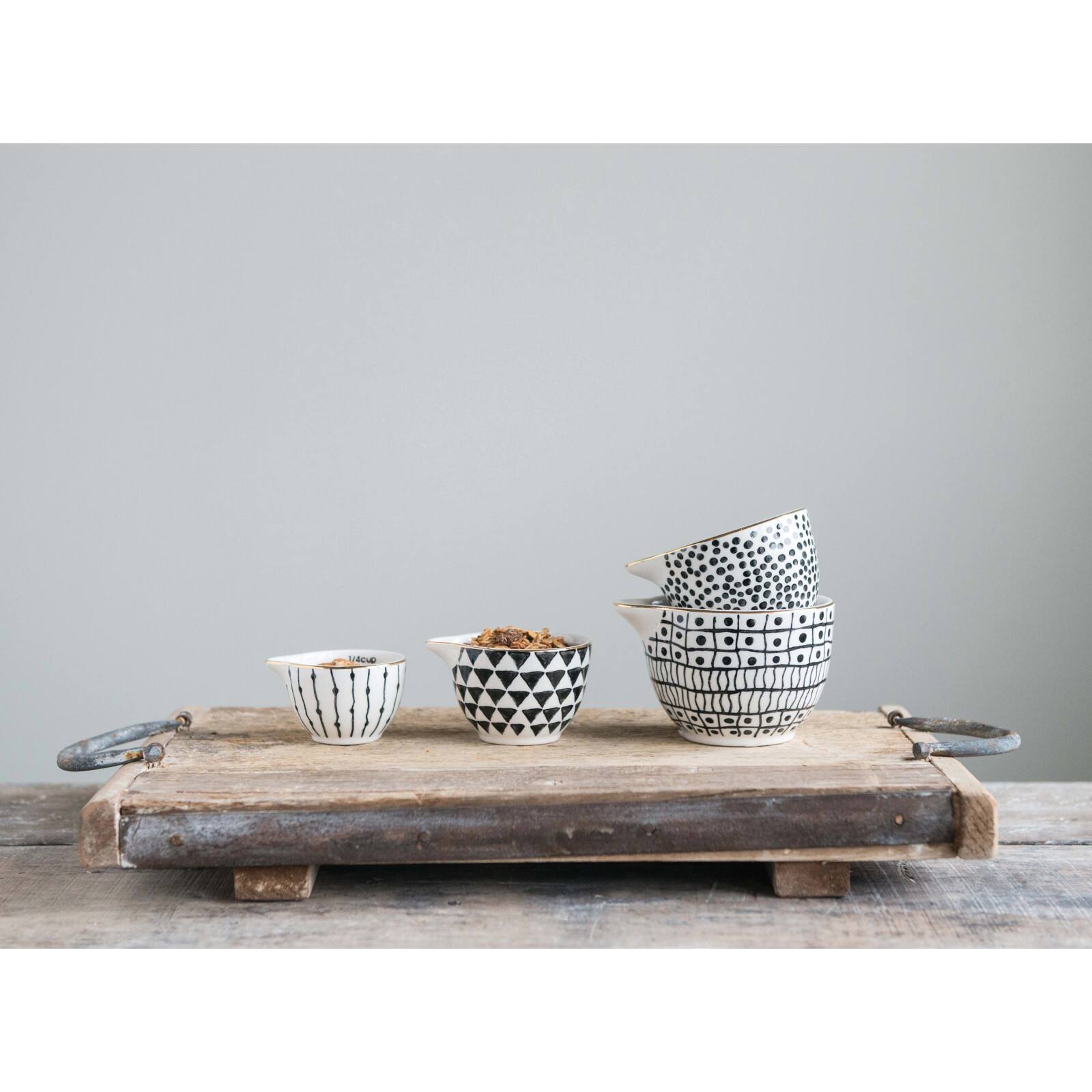 Hello Honey&#xAE; Black &#x26; White Stoneware Measuring Cups with Gold Electroplating, 4ct.