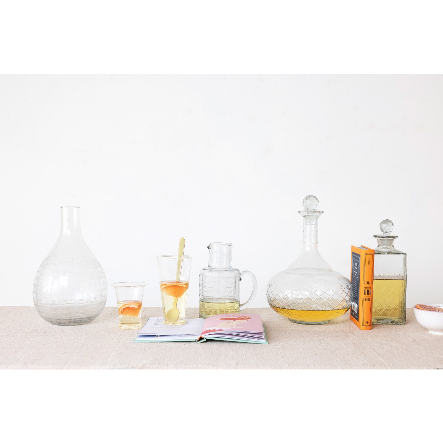 Hello Honey® 6" Clear Round Glass Drinking Glasses with Debossed Rim & Base, 6ct.