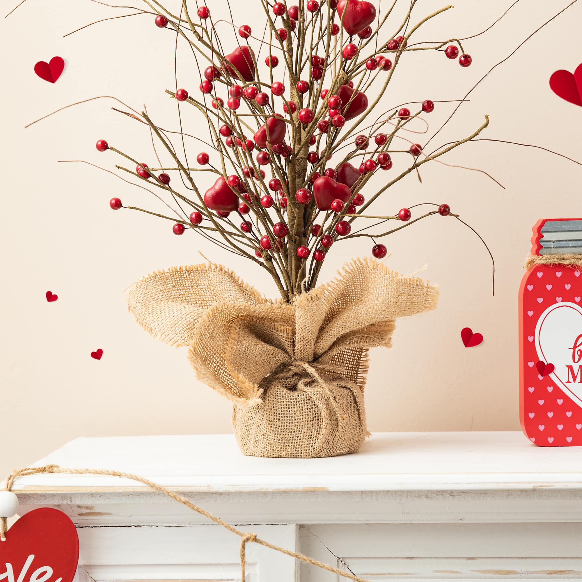 Glitzhome&#xAE; 18&#x22; Valentine&#x27;s Berry Heart Table Tree